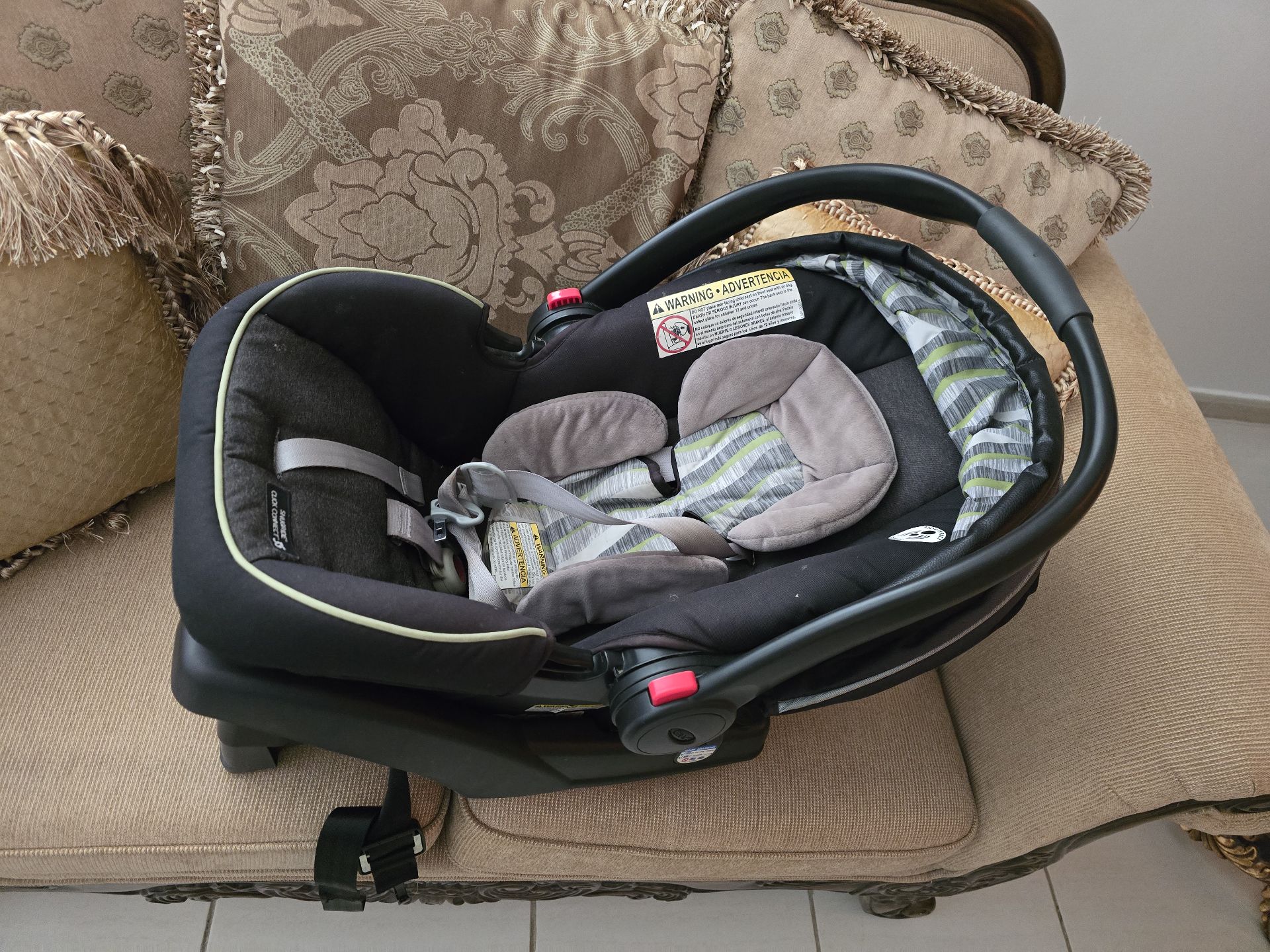 Baby car seat (Graco Brand) - Image 3