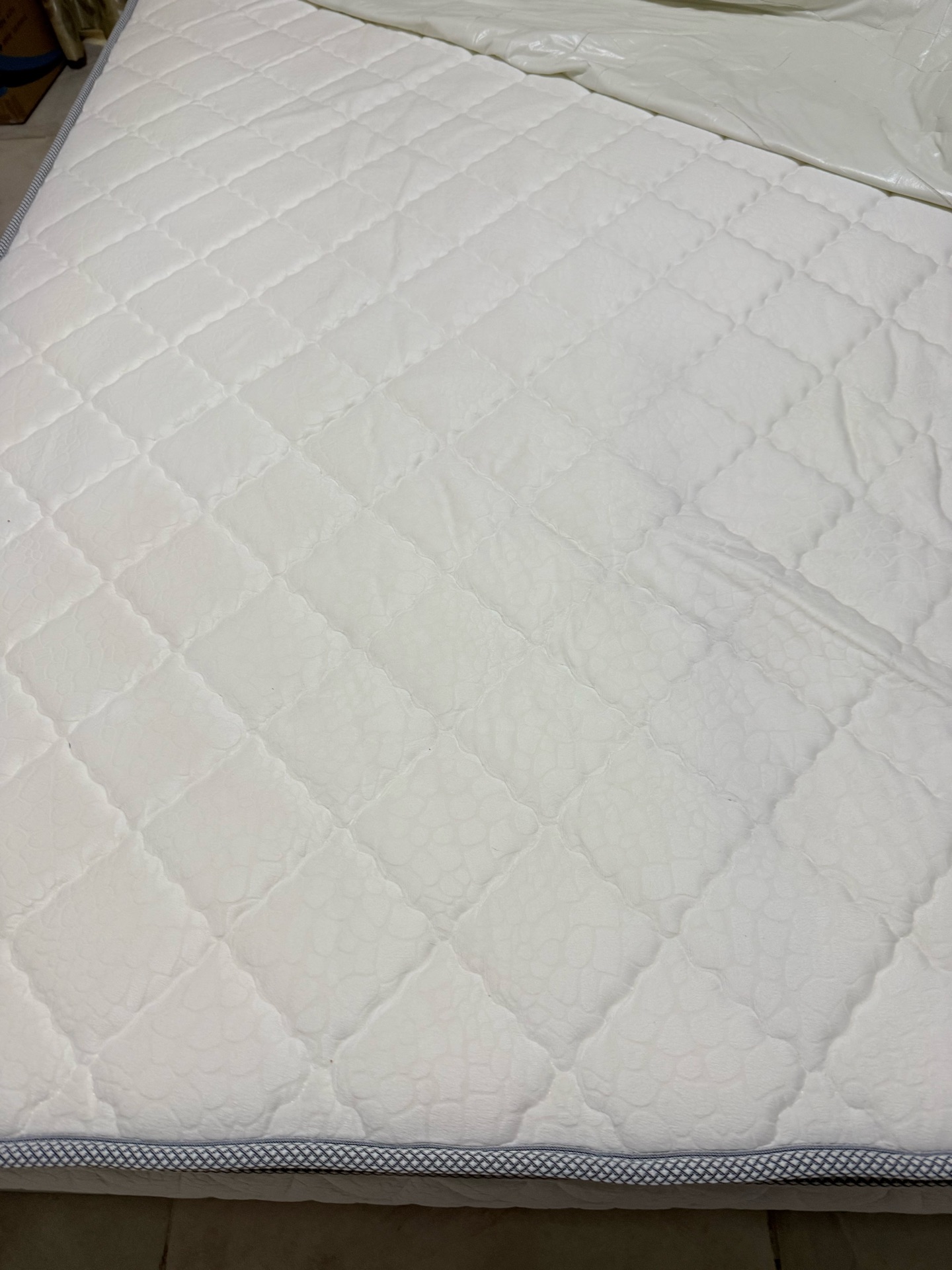 Home box mattress 200 x200 cm - Image 1