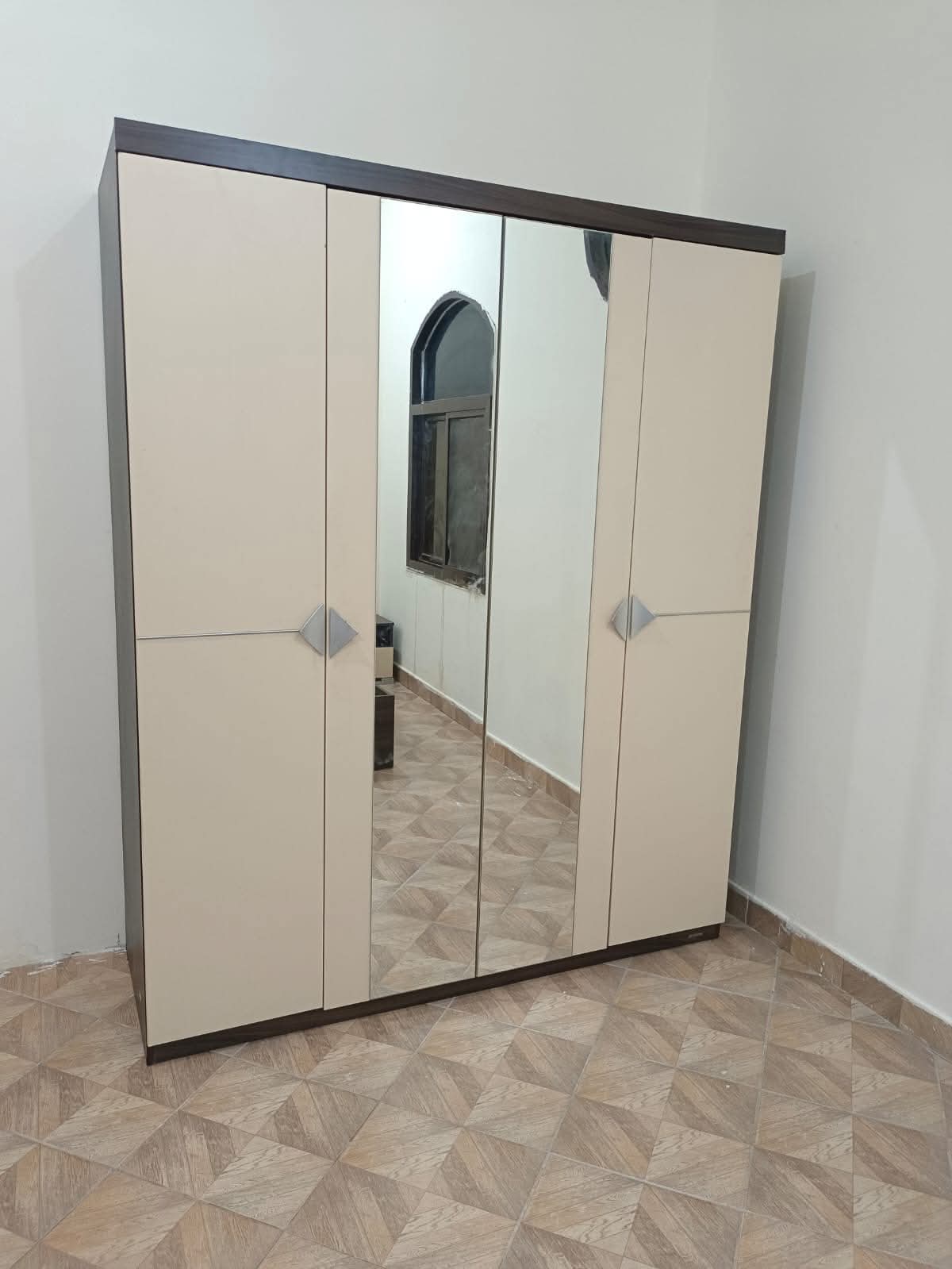 All item Furniture available sell  - Image 3