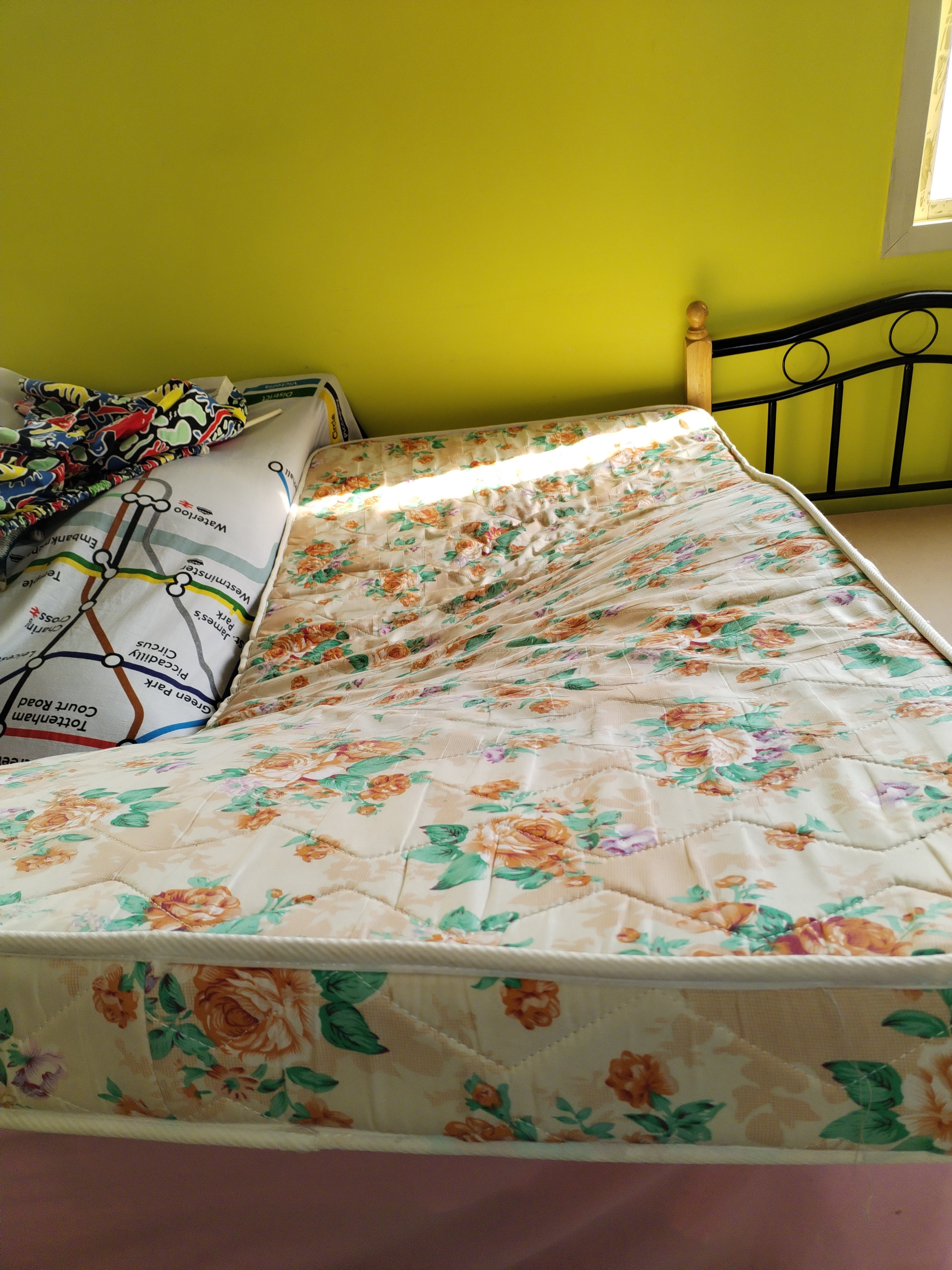 Single metal cot & matress for free sale - Image 2