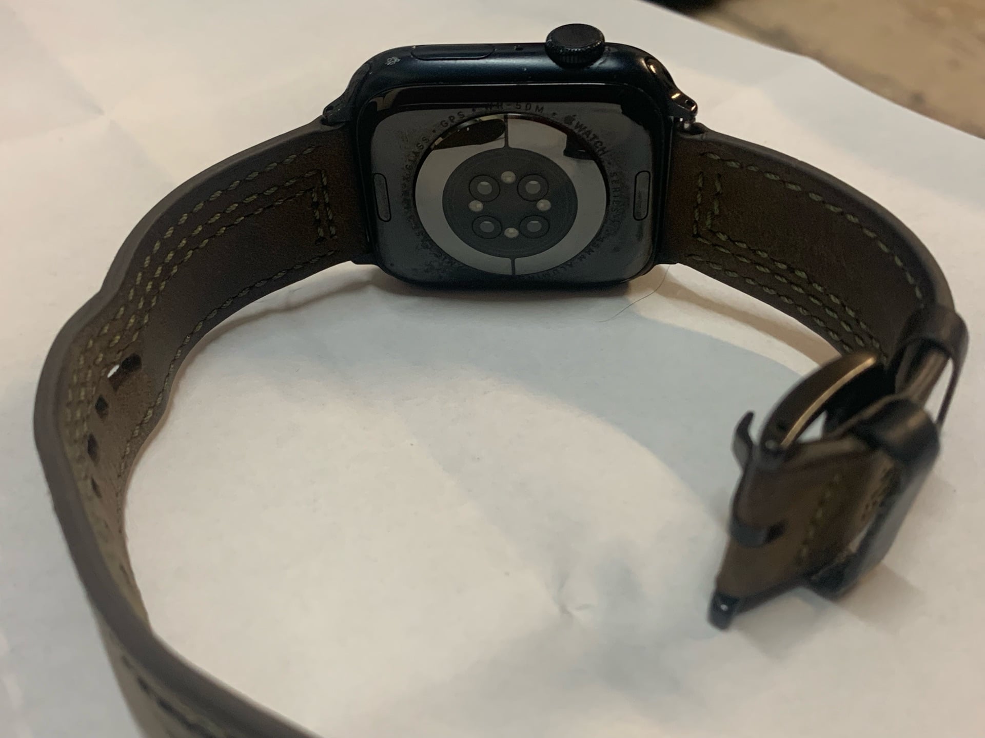 Apple Series 7 45 mm Aluminum Case brown Strap  - Image 2