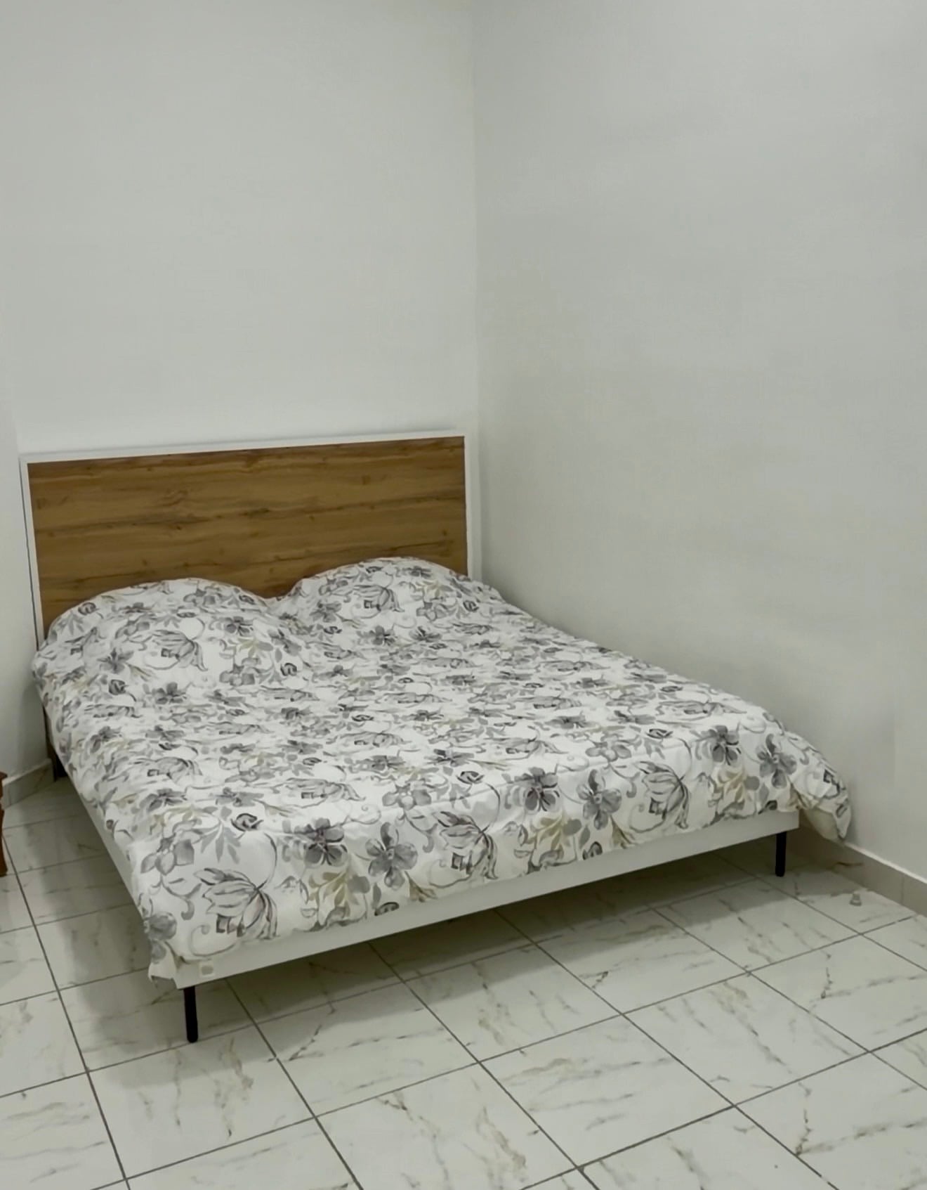 Bed New KING SIZE Bed & Mattresses - Image 3