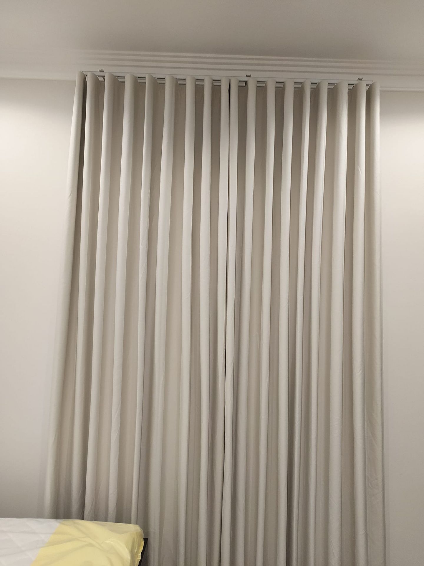 Brand New wave Curtains and Carpets for Home Decor - Image 7