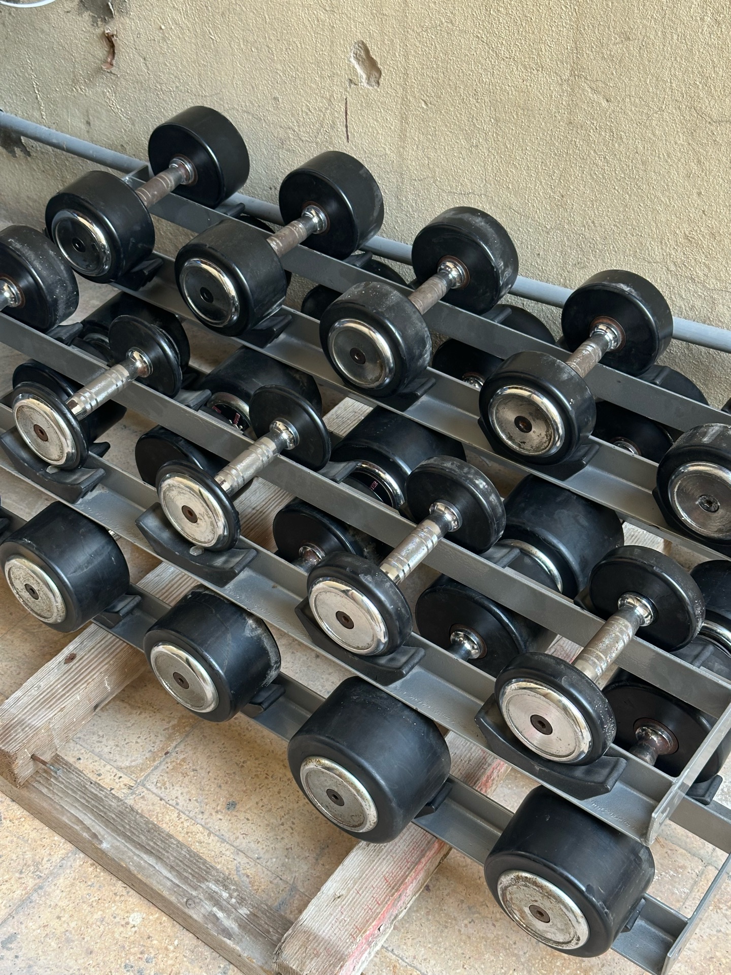 commercial-grade, fixed-weight dumbbells - Image 2