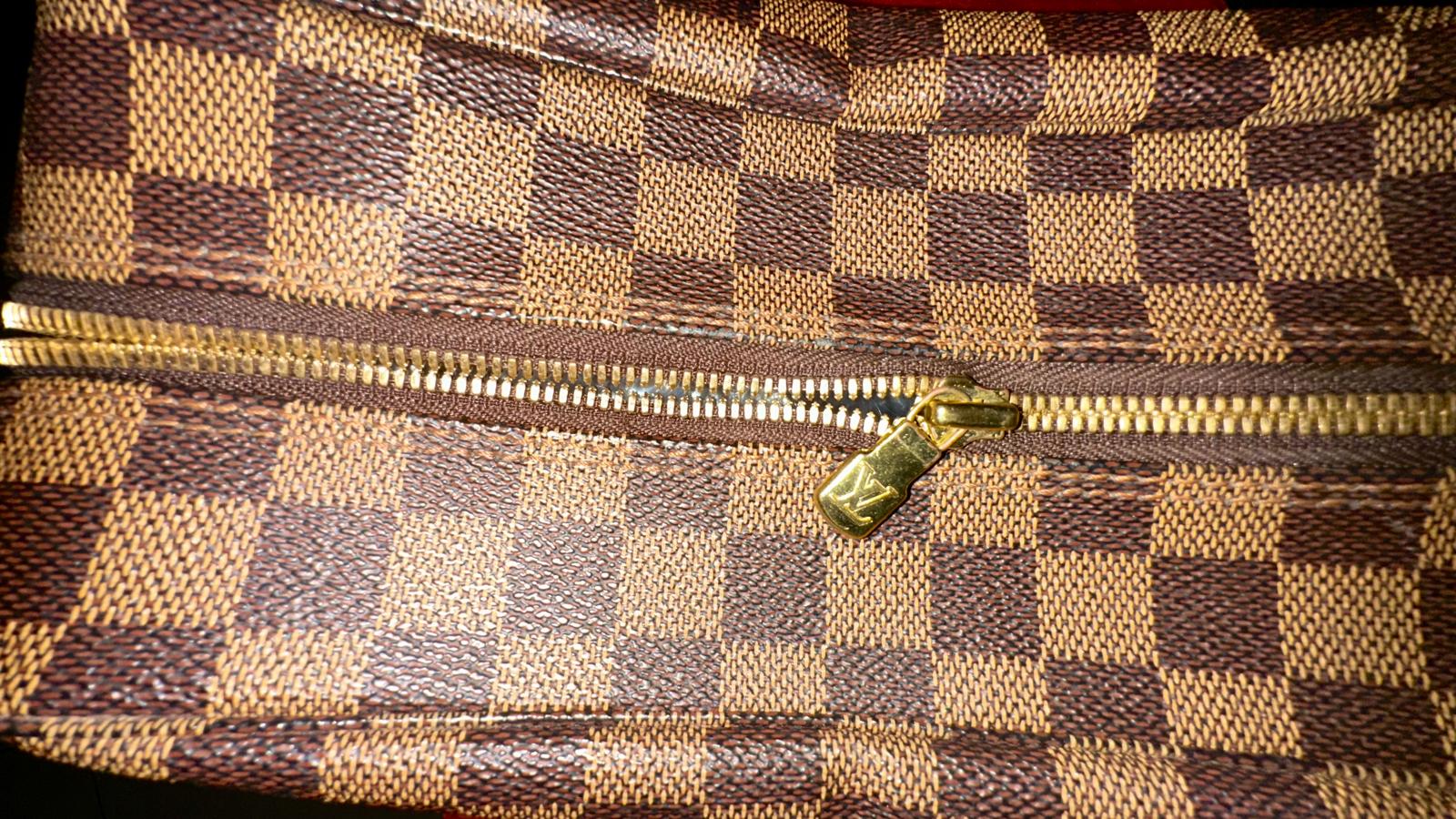 UNISEX Louis Vuitton Damier Ebene Canvas Naviglio Messenger Bag - Image 6