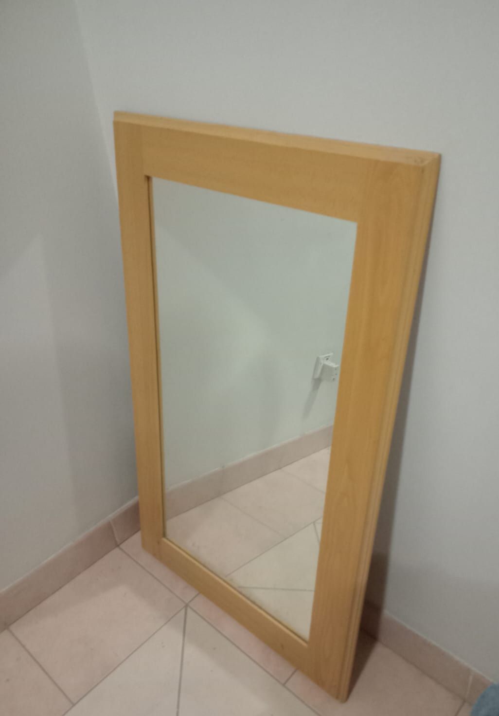 Mirror for sals - Image 1