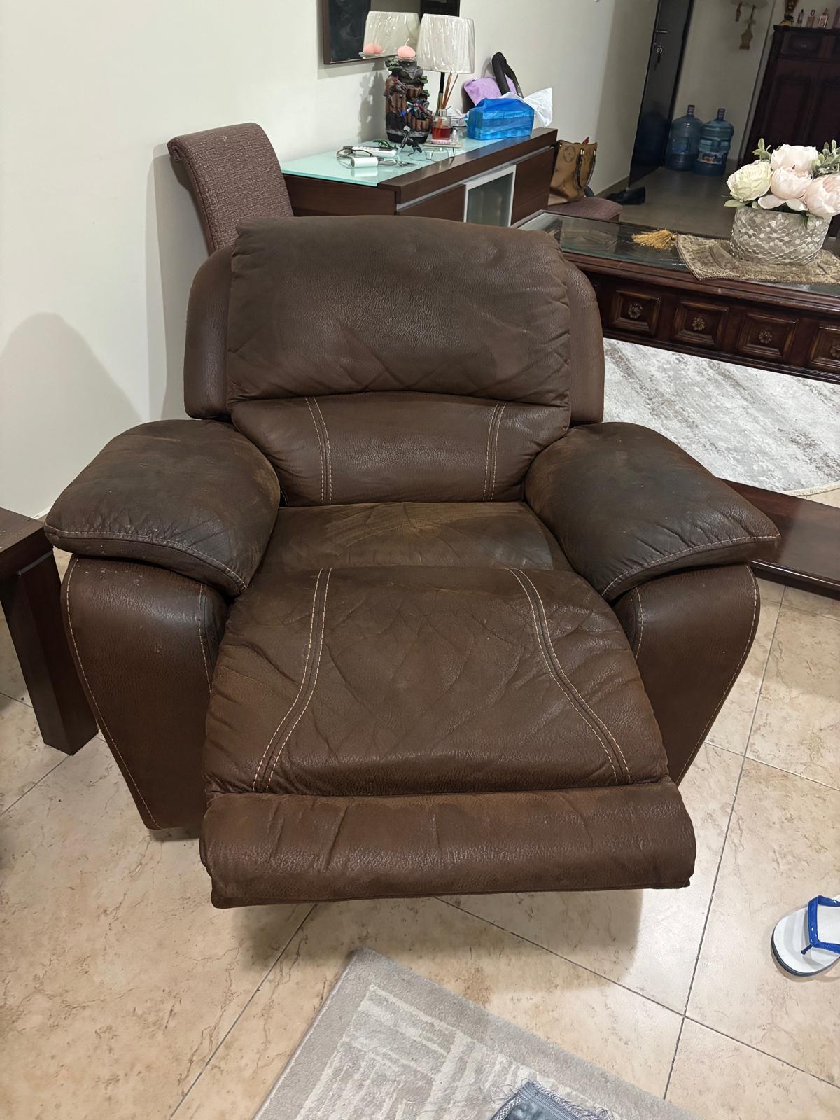 Home Center, Recliner chair.  - Image 2