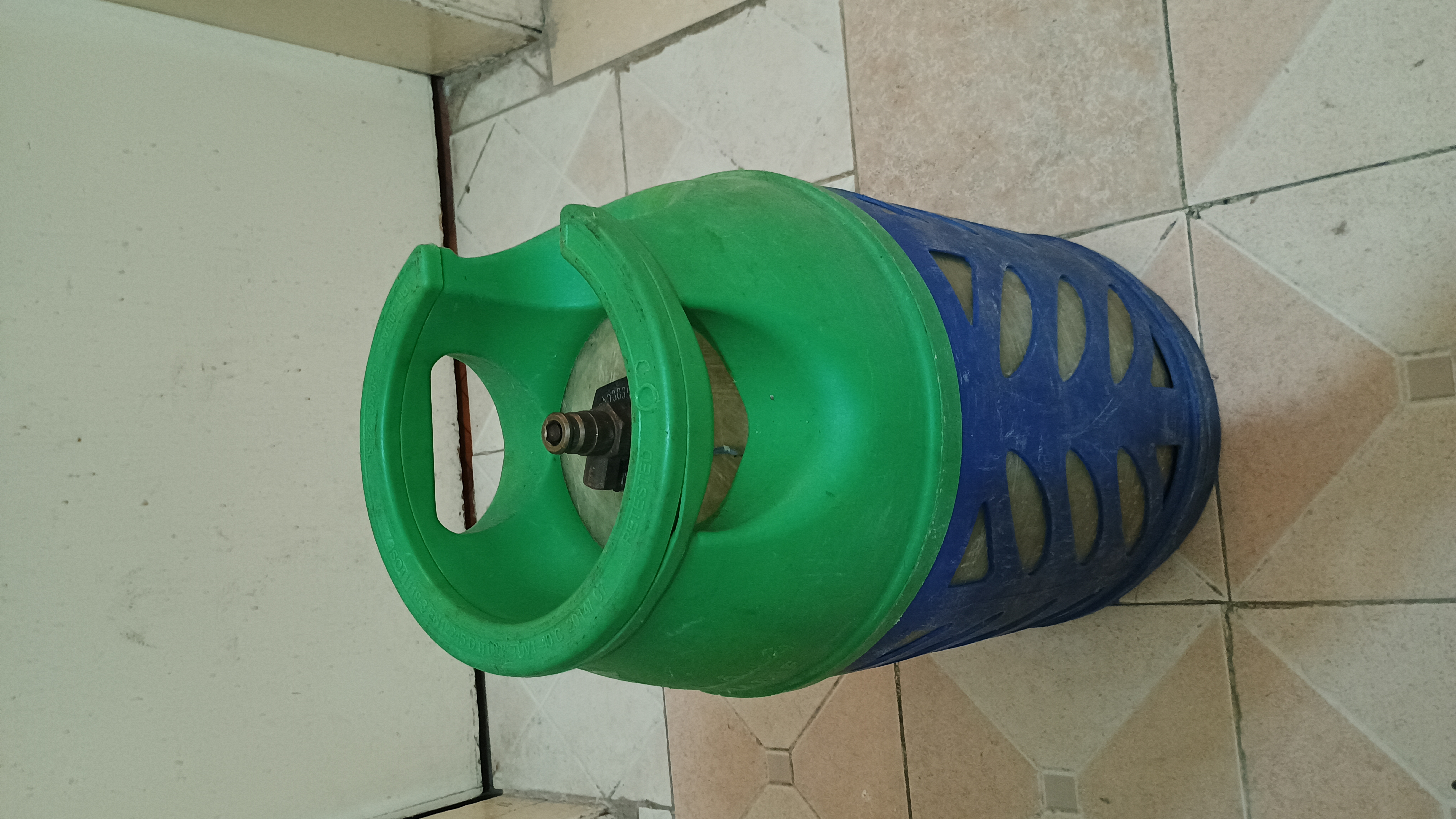 GAS CYLINDER FOR SALE 1 pc - Image 3