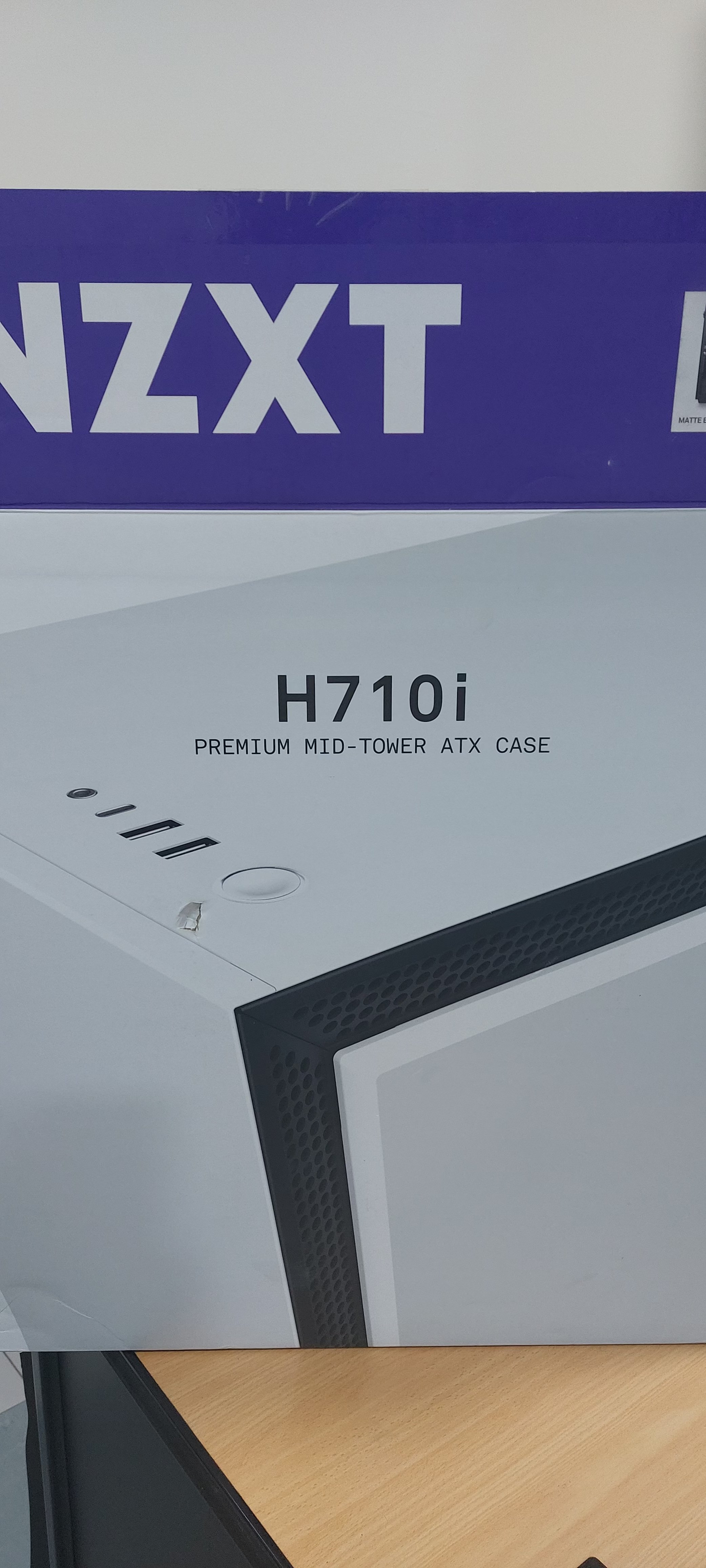 NZXT H710i Premium Mid-Tower ATX Case - Image 1
