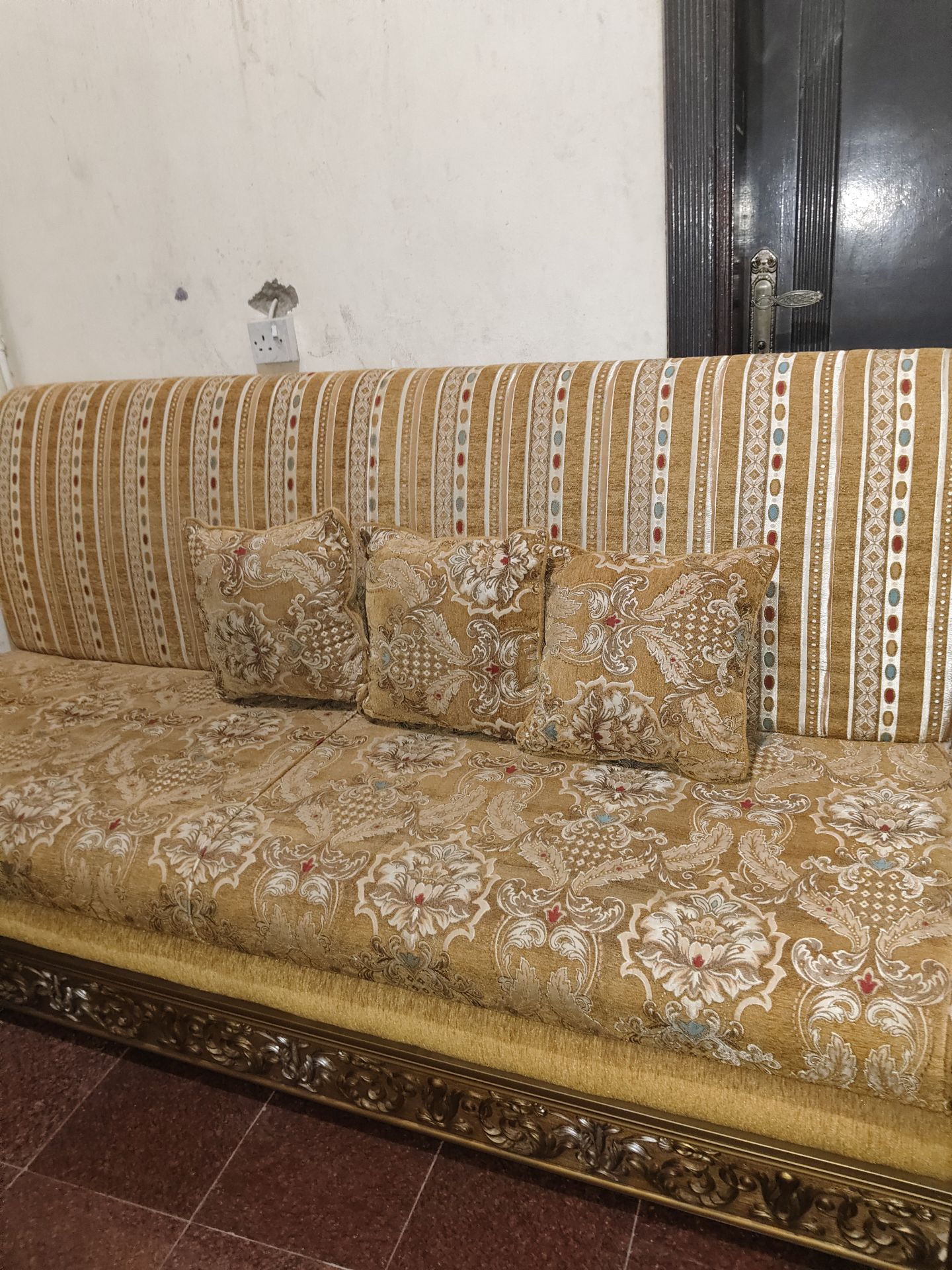 Arabic Sofa - Image 4