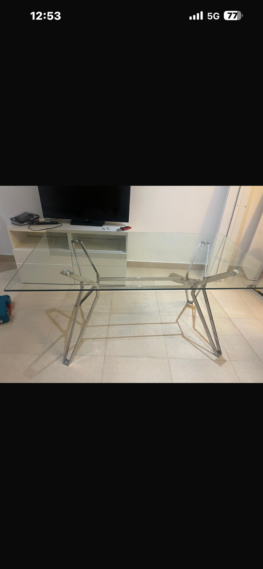 Beautiful Glass Dining table for 6 people . - Image 1