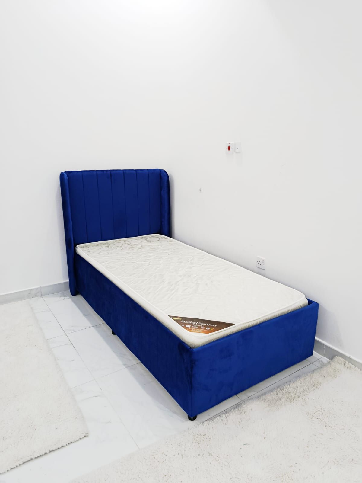 Bad with mattress  - Image 8