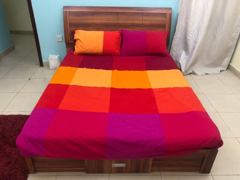 Bed with Mattress for Sale (150x180) - Image 3