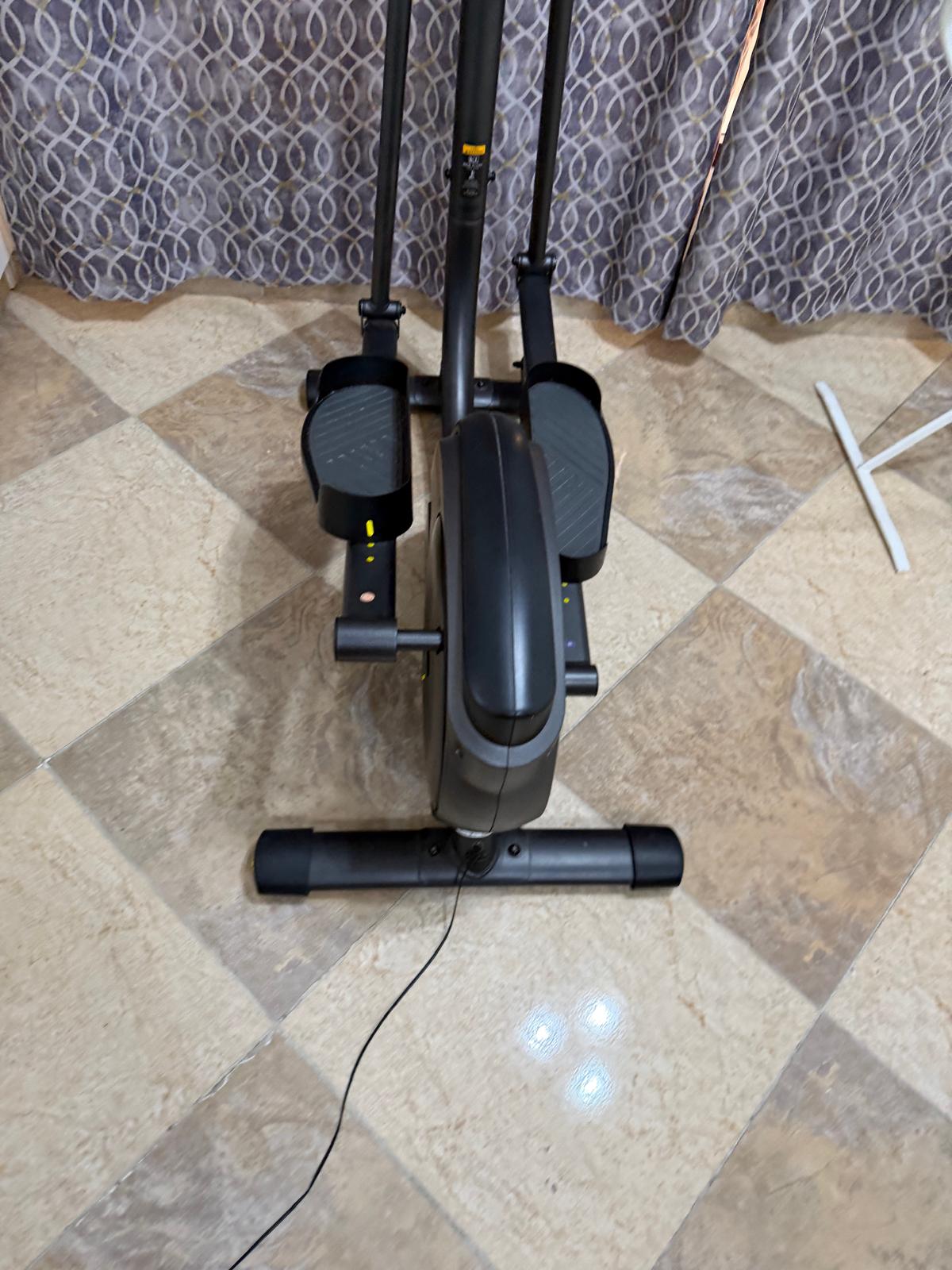 Excellent condition elliptical trainer - Image 2