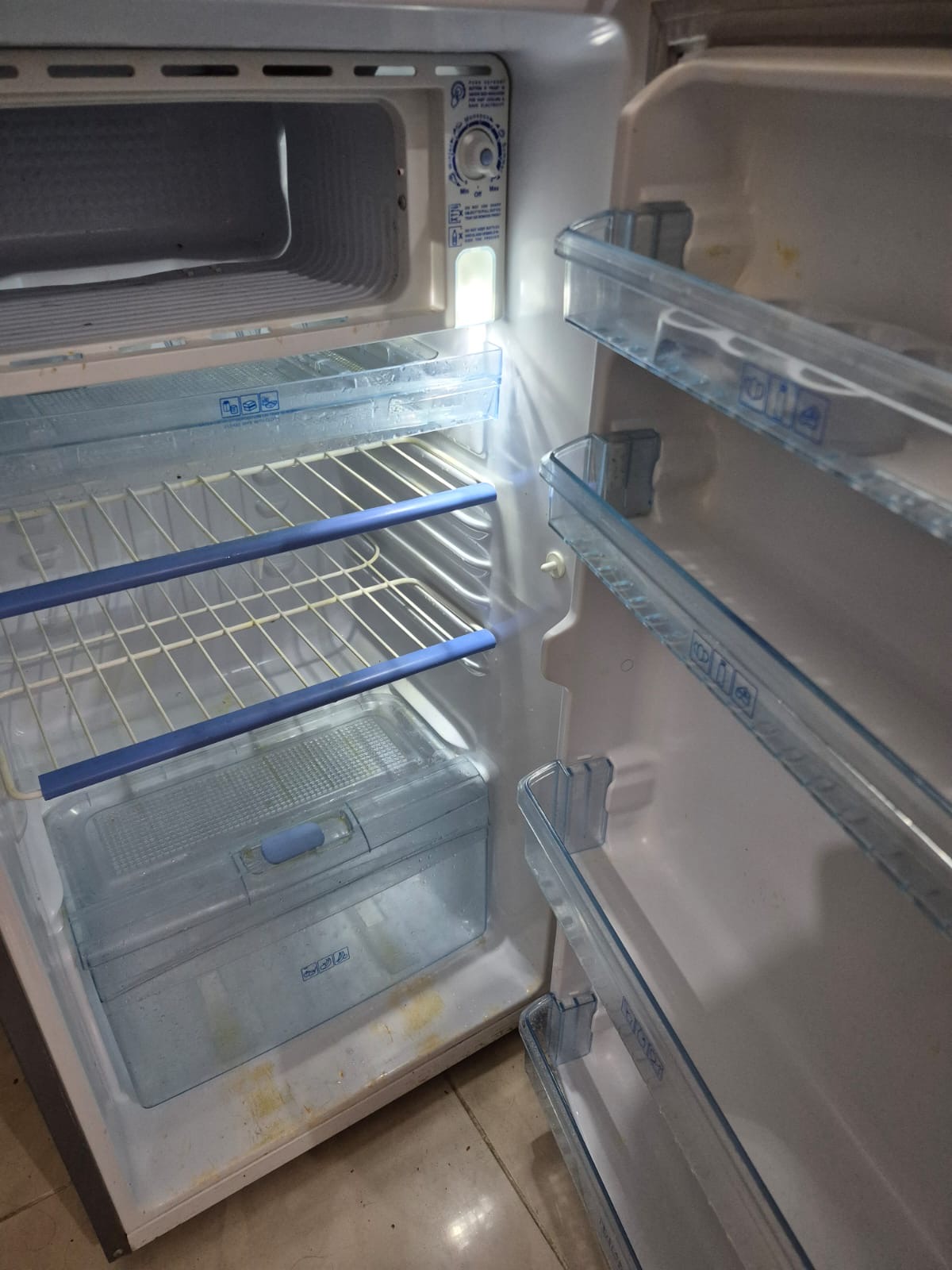 Elekta single door refrigerator  - Image 3