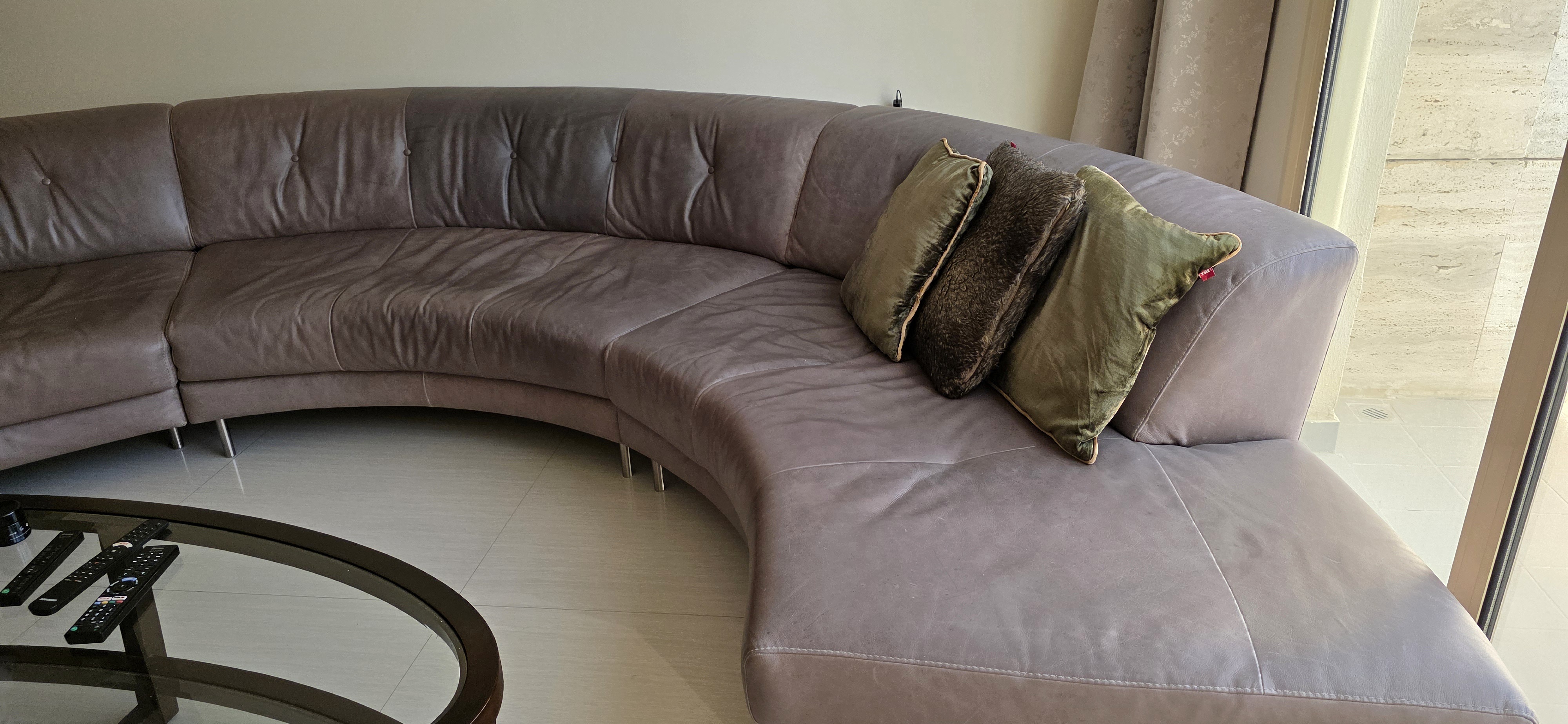 Italian leather sofa - Image 4