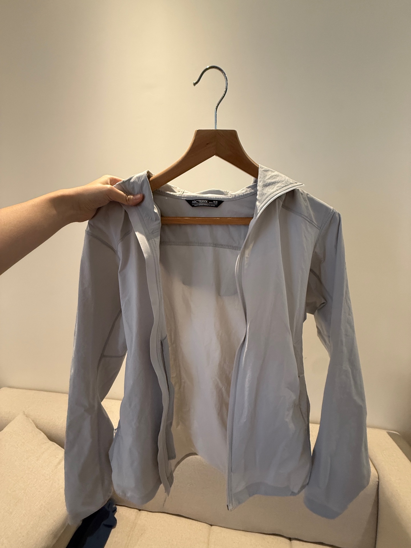 Arcteryx BRAND NEW Windbreaker Jacket Gray/White - Image 8