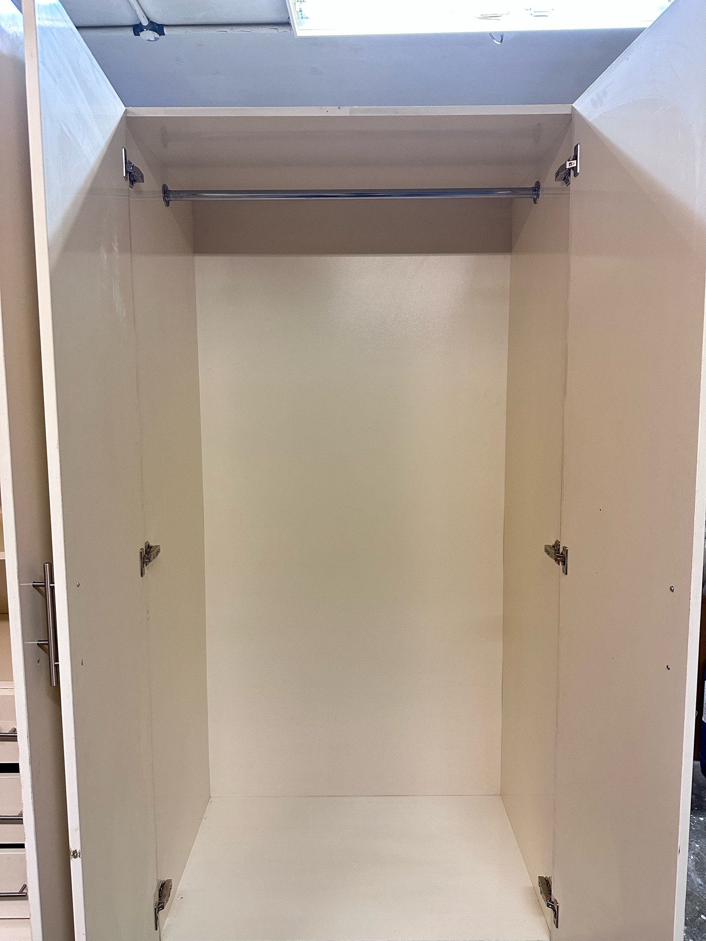 4 doors wardrobe  - Image 3