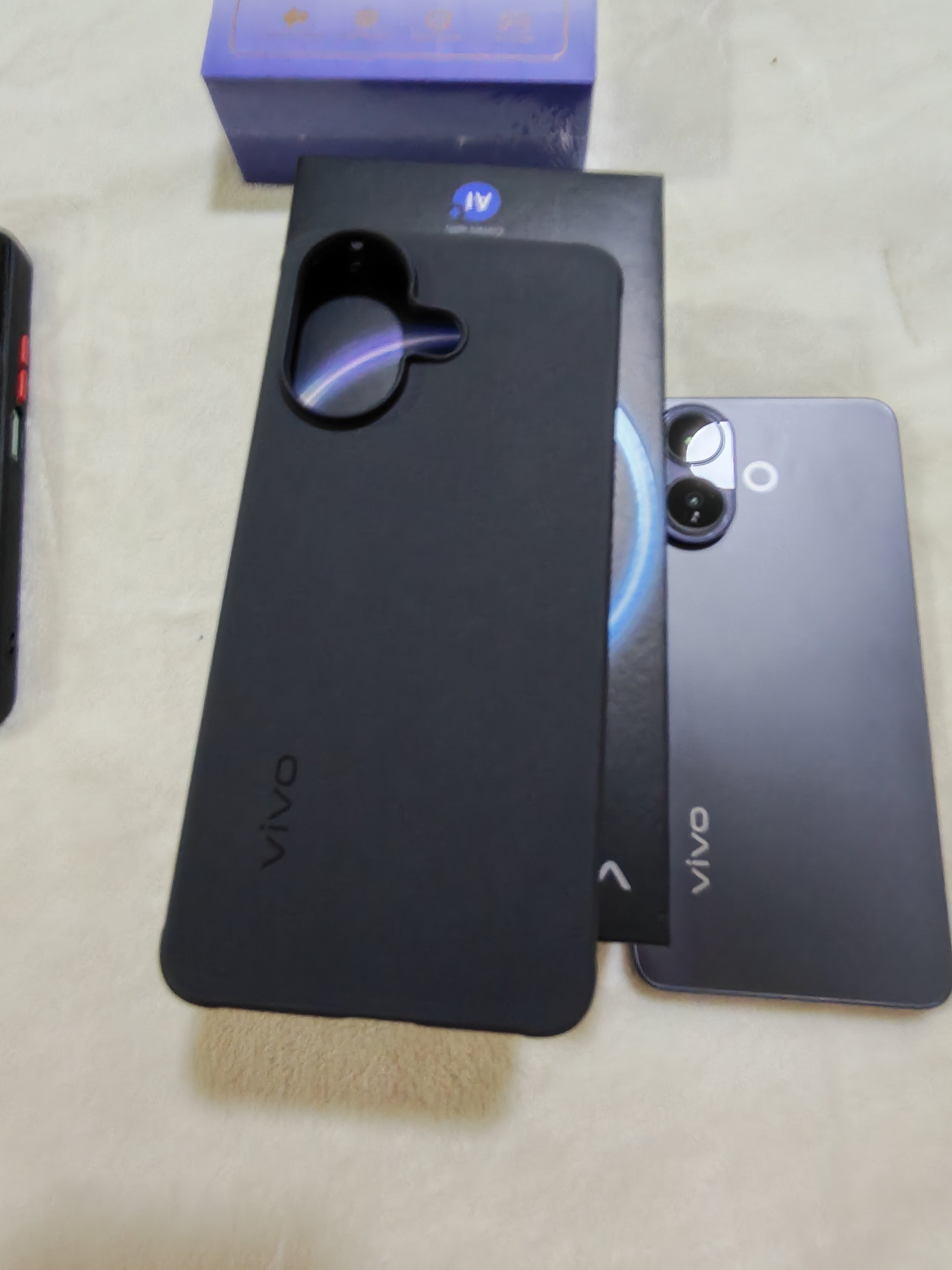 Vivo V60 Lite 5G – 512GB 📱 + Another Vivo phone - Image 4
