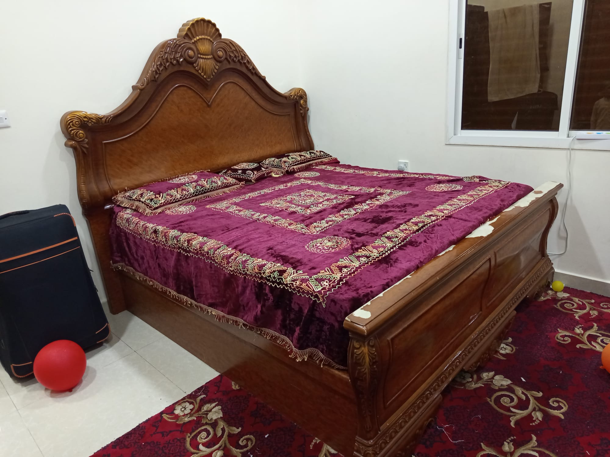 King Size Bed Set with Thick Mattress – Good Condition - Image 4