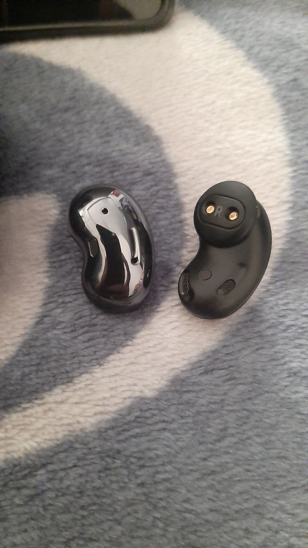 Samsung galaxy buds live.  - Image 2