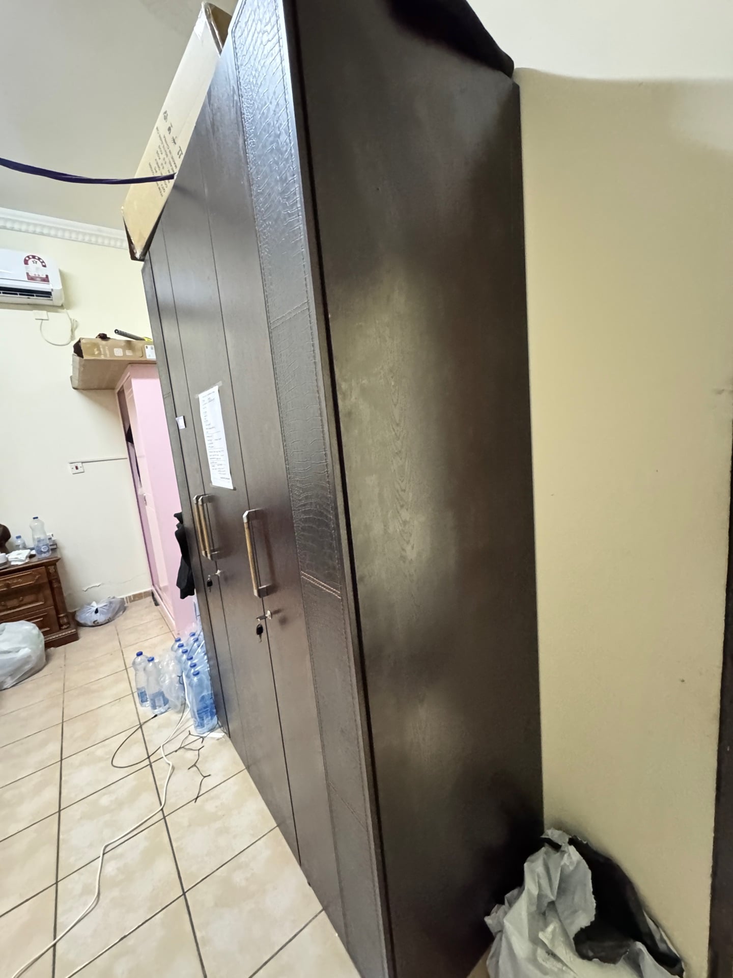 Neatly used 3 door cupboard - Image 6