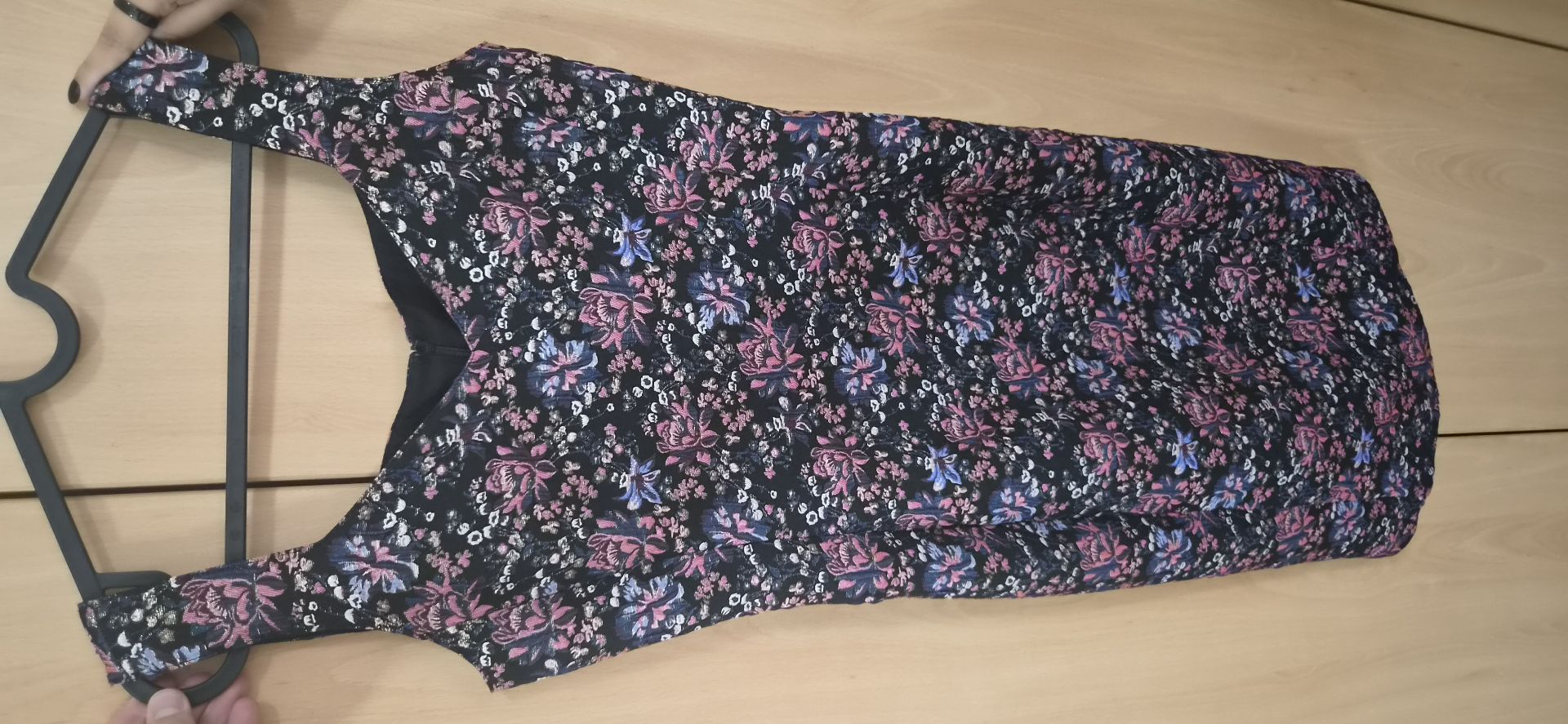 2x JULIO dresses -> Size 2 - Great Conditions - 100 QAR each - Image 3