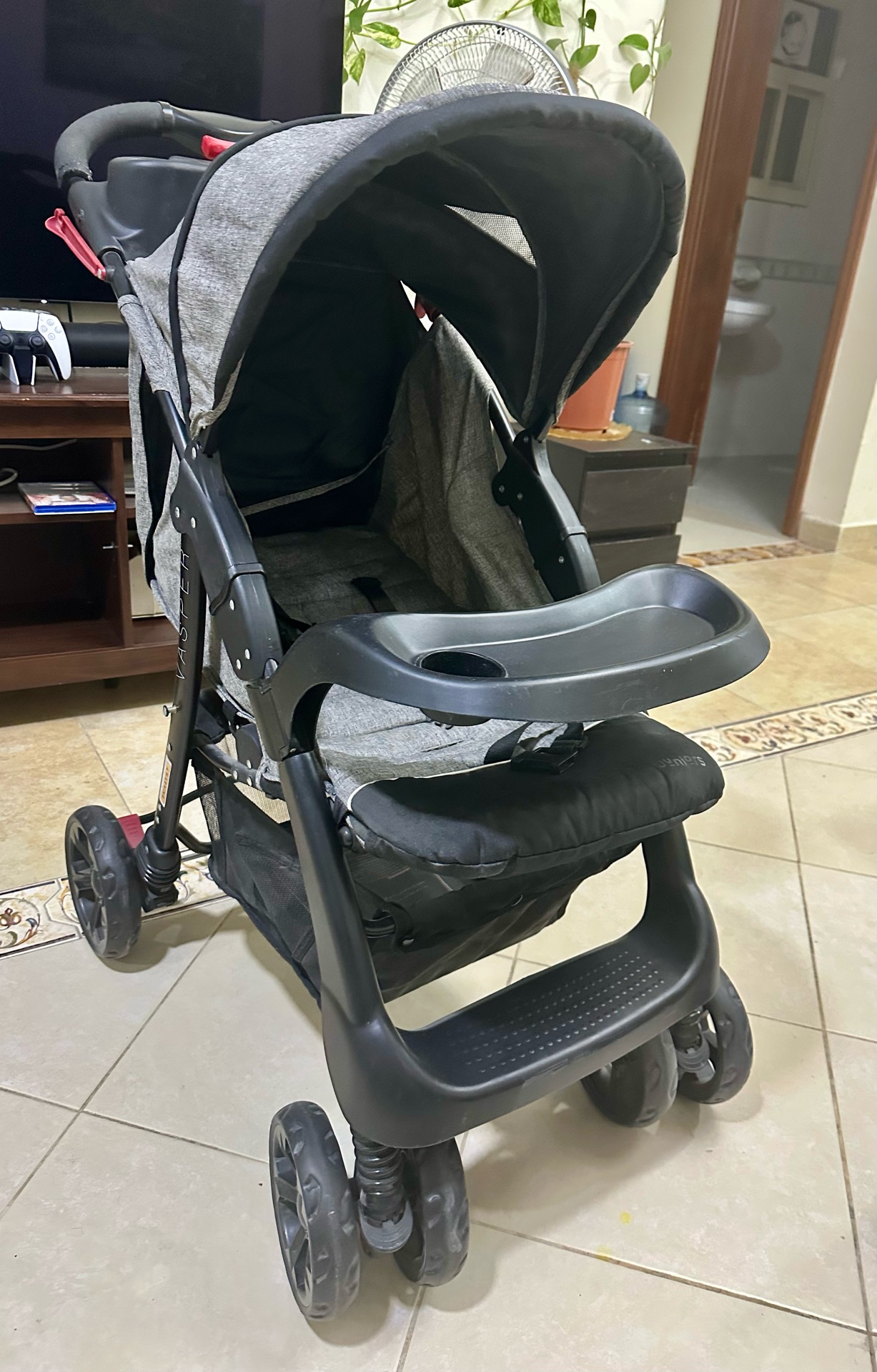 Less used Clean Baby Stroller  - Image 4