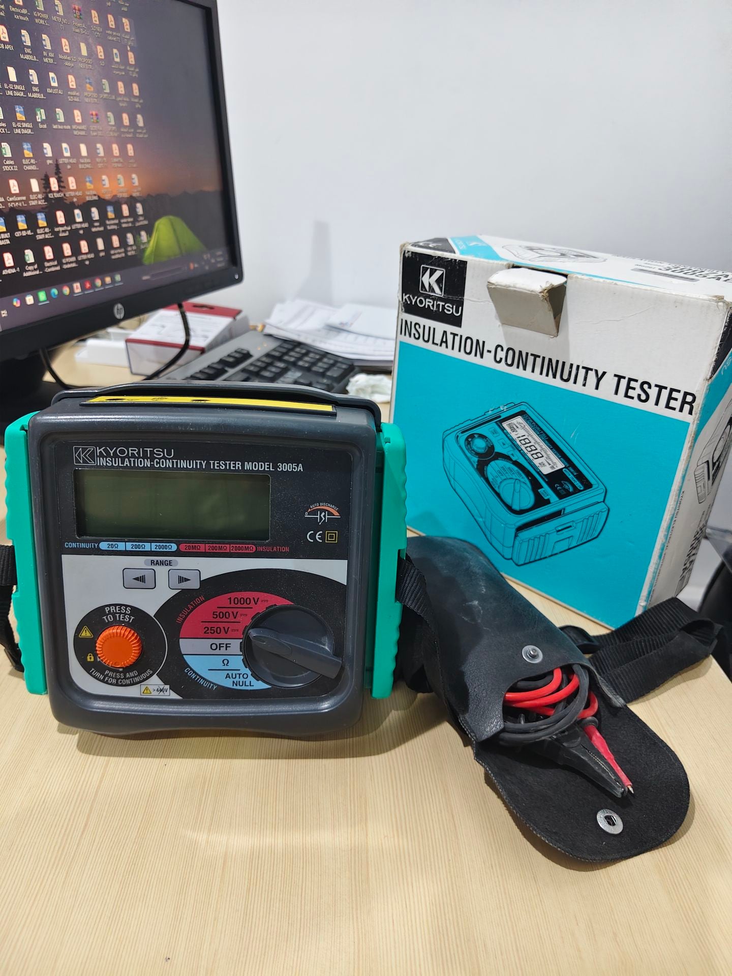 Megger insulation tester - Image 1