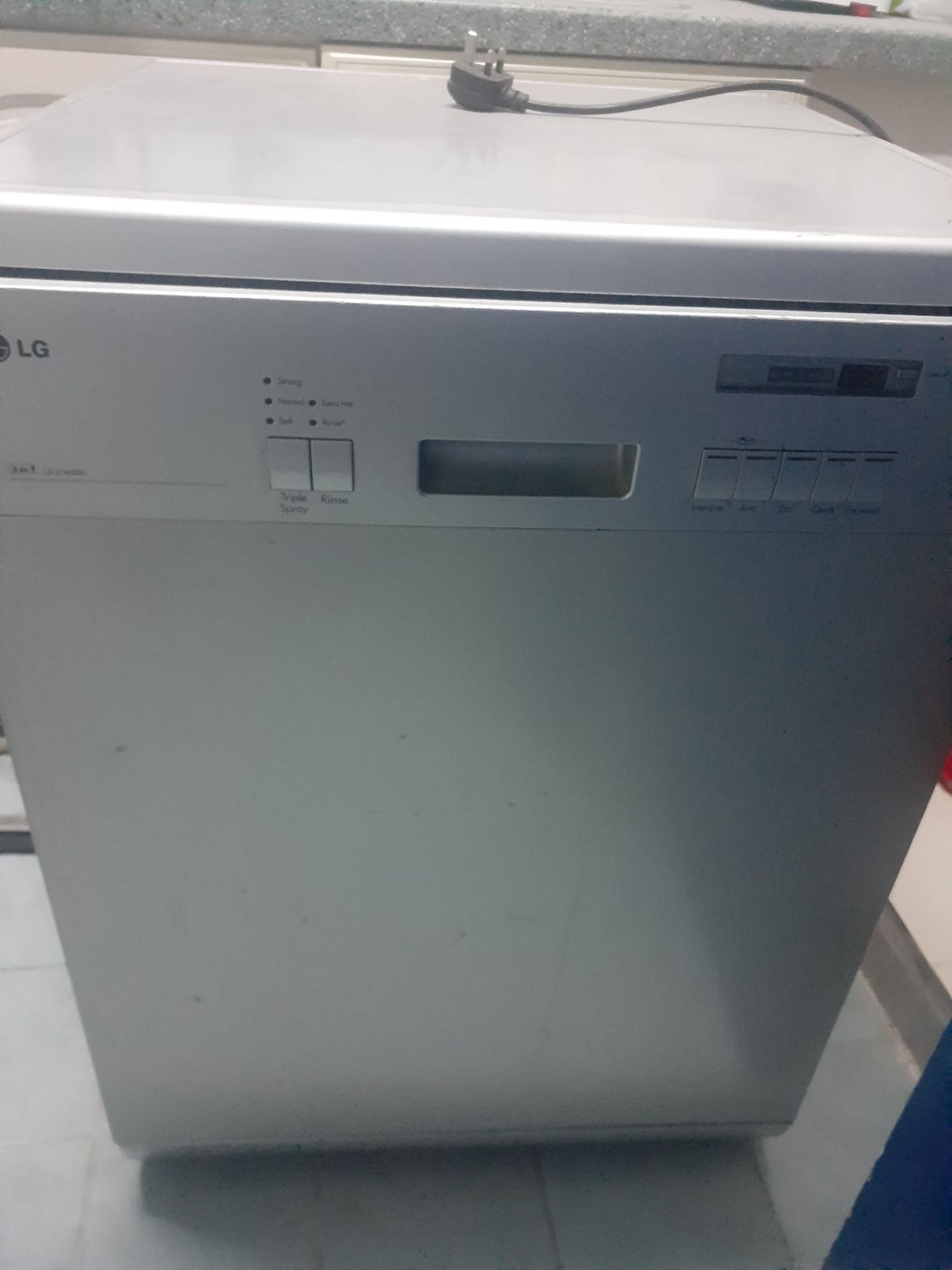 Good condition DISH WASHER ( rarely used) - Image 2