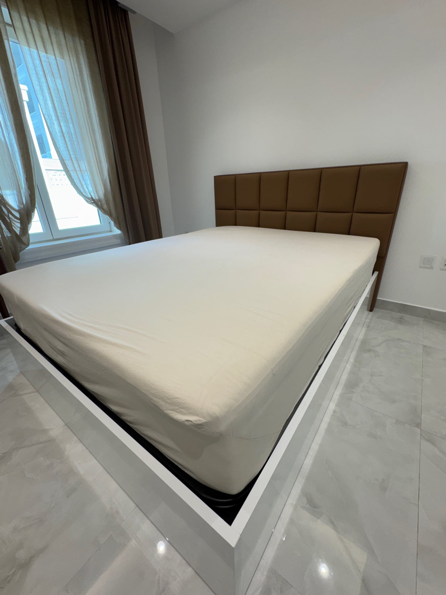 Homecentre Queen Bed Tan leather Headboard With Hydraulic Storage -  160x200 cm  - Image 3