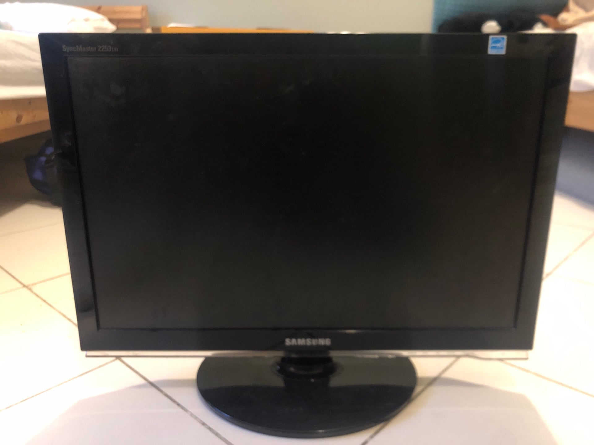Samsung Monitor Model 2253LW - Image 1