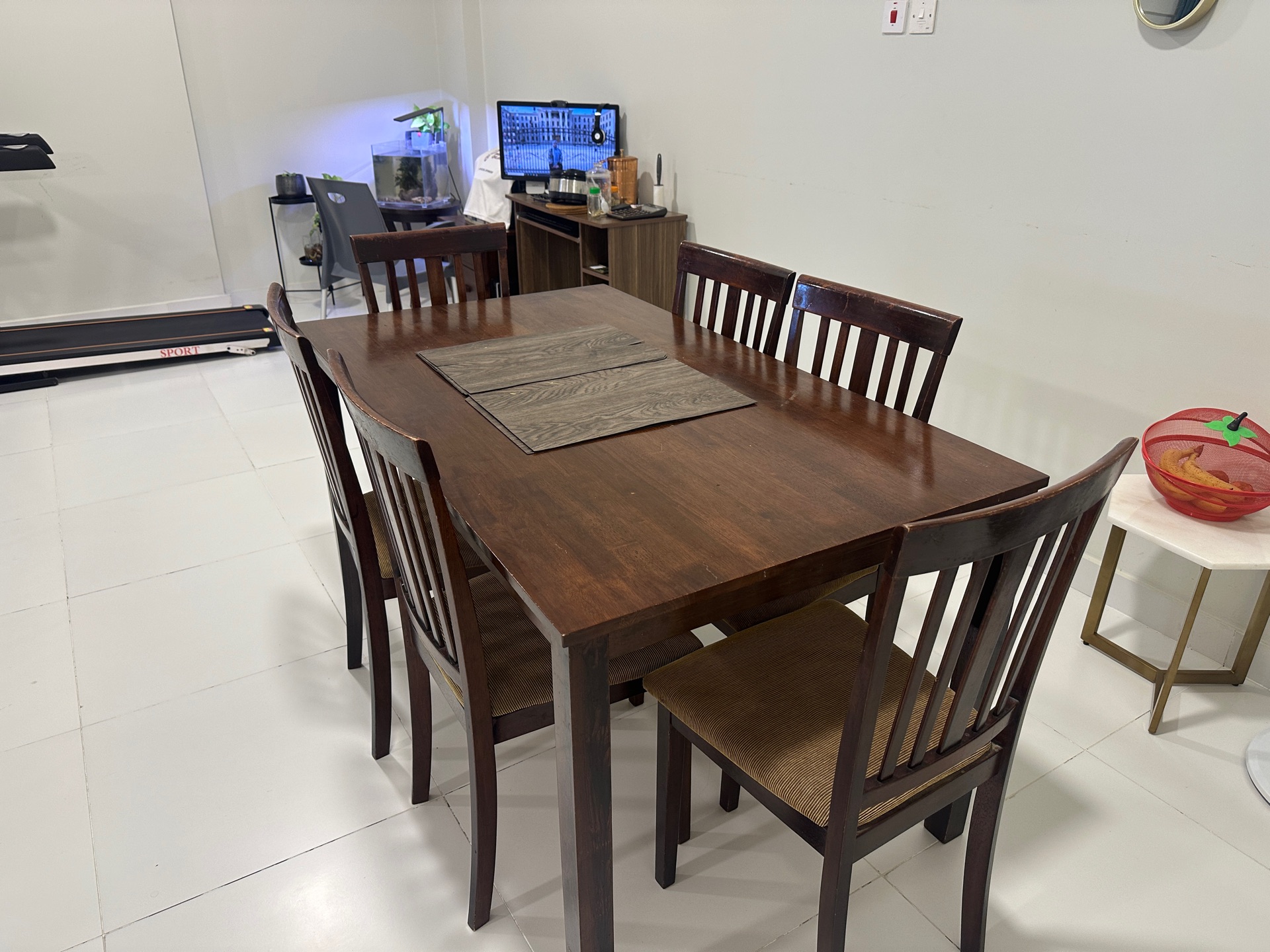 Table 6 chairs  - Image 4