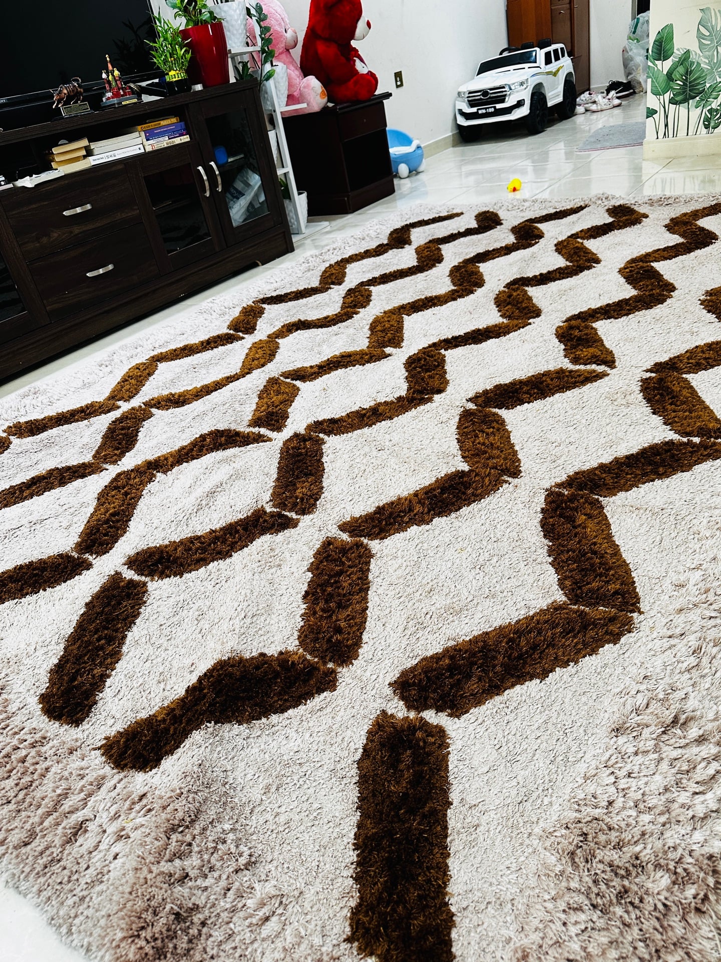 Rarely used carpet for sale — looks like new.  - Image 7