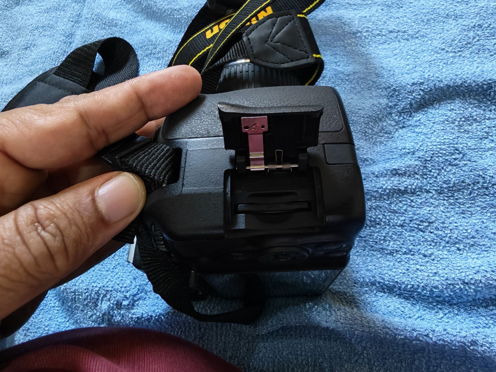Nikon D3300 digital SLR camera launched in 2014 with Nikon AF-S 18-55 lens - Image 7