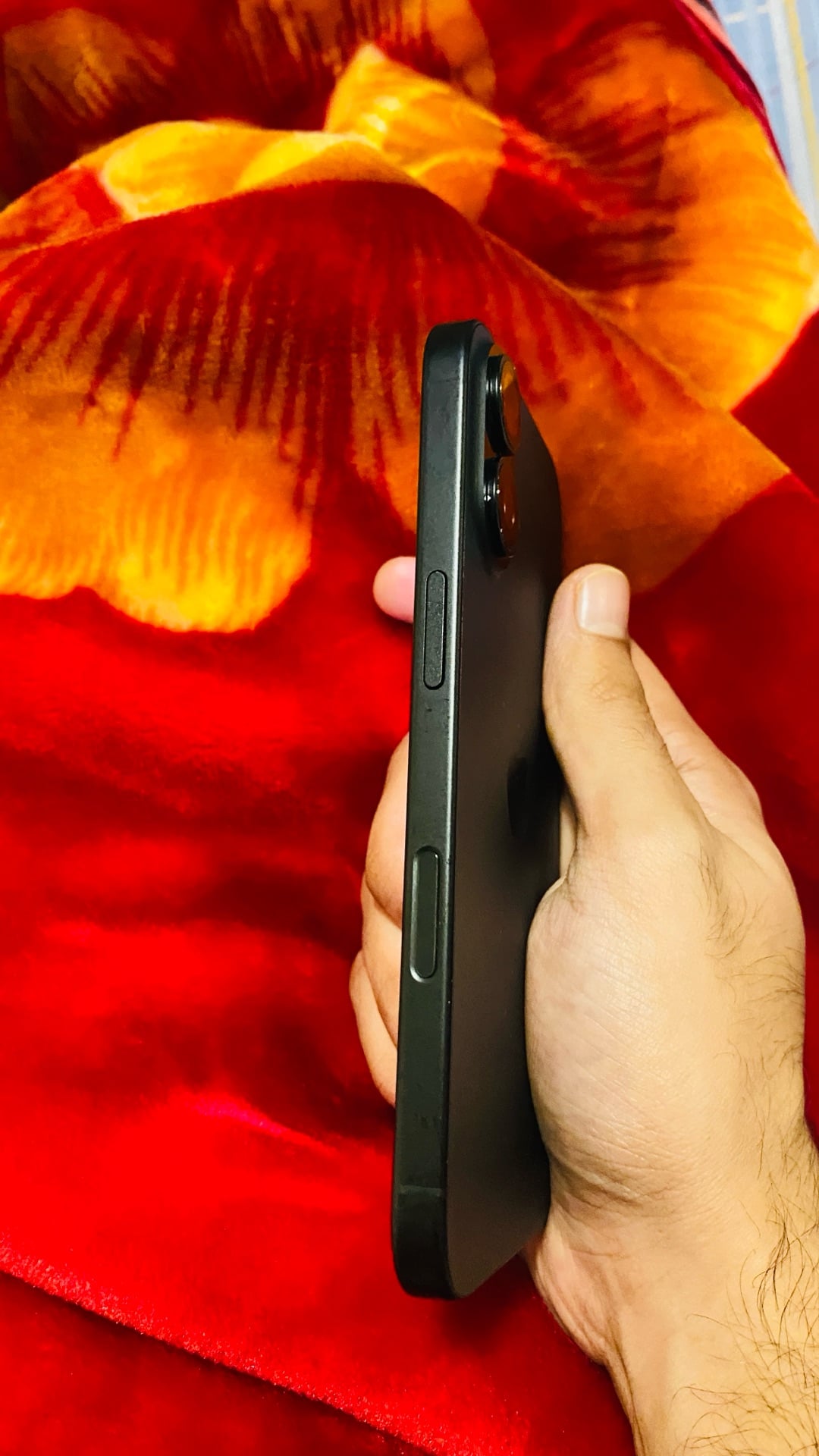 I phone 16 - Image 2