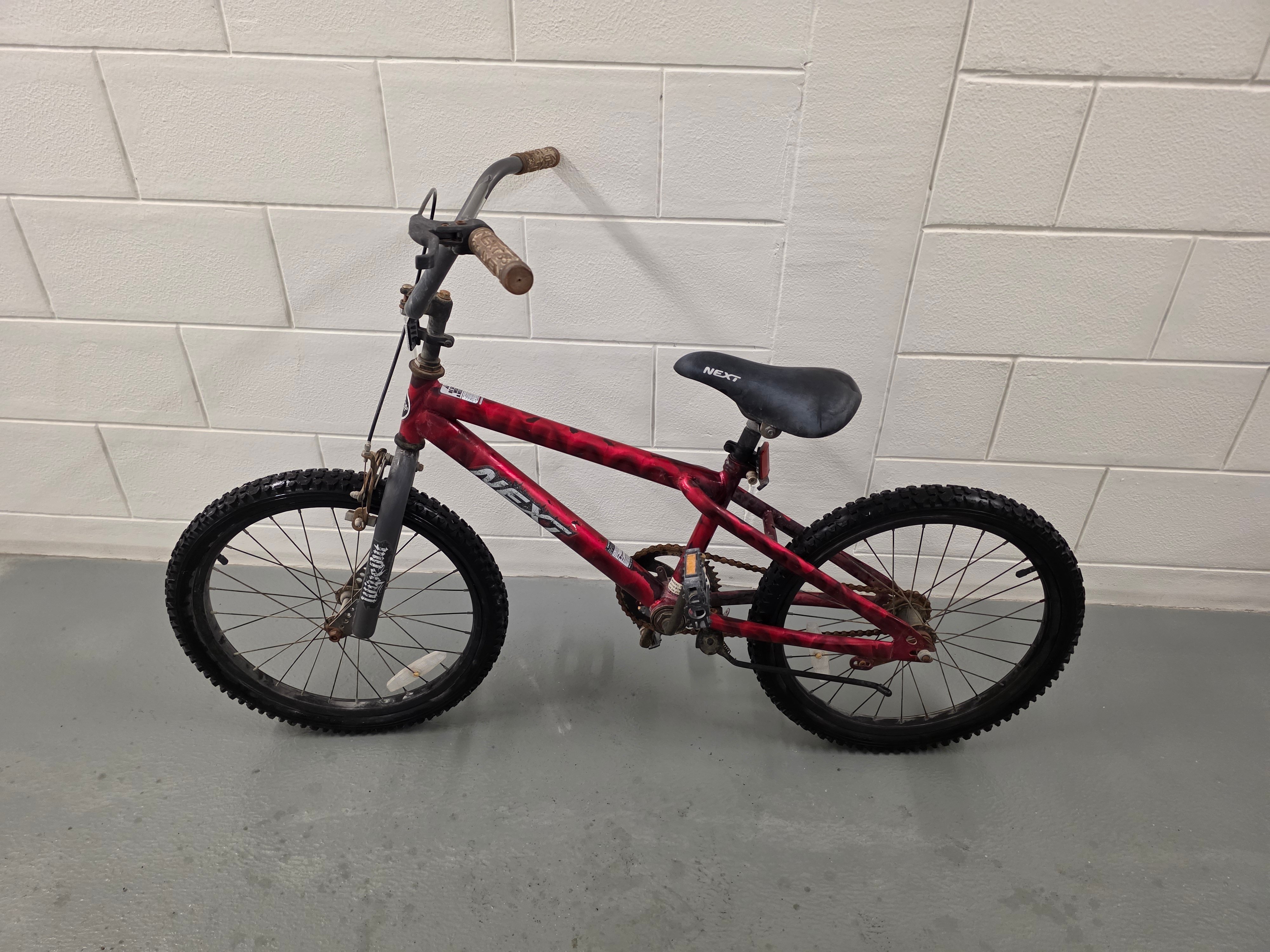 Kids bike 20 in - Image 4