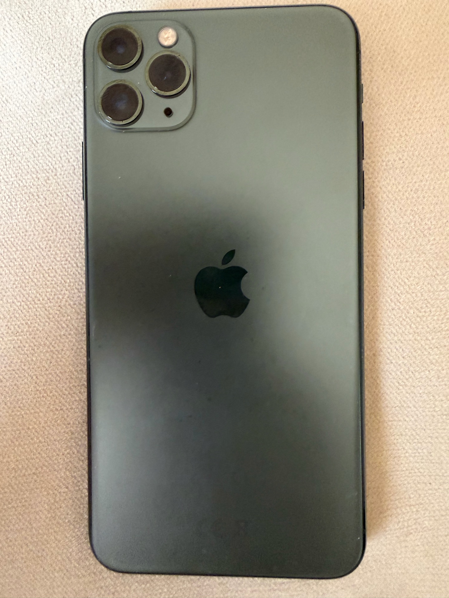 iPhone 11 Pro Max in Excellent condition  - Image 2