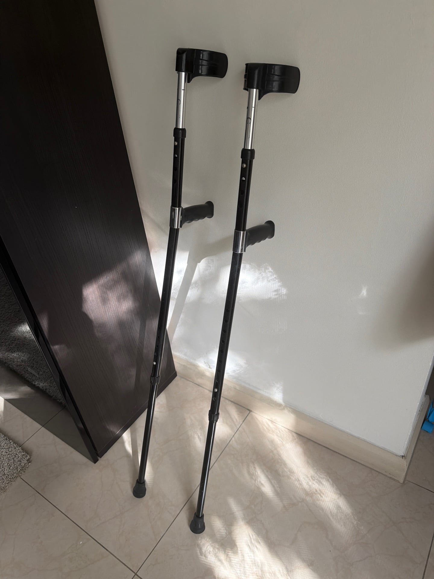 Cutches, Walking sticks. Foldable  - Image 3