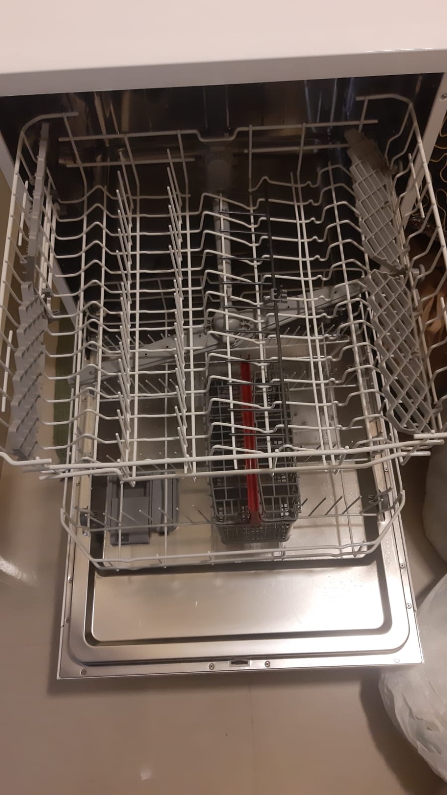 Scharp Dishwasher in very good condition like New - Image 5