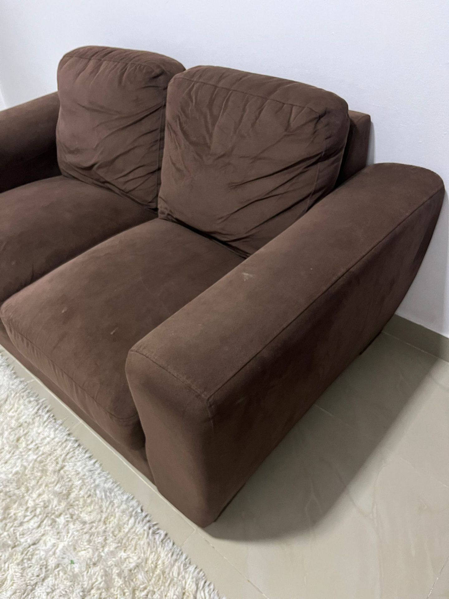 Sofa 2 seater كنبة لشخصين - Image 2