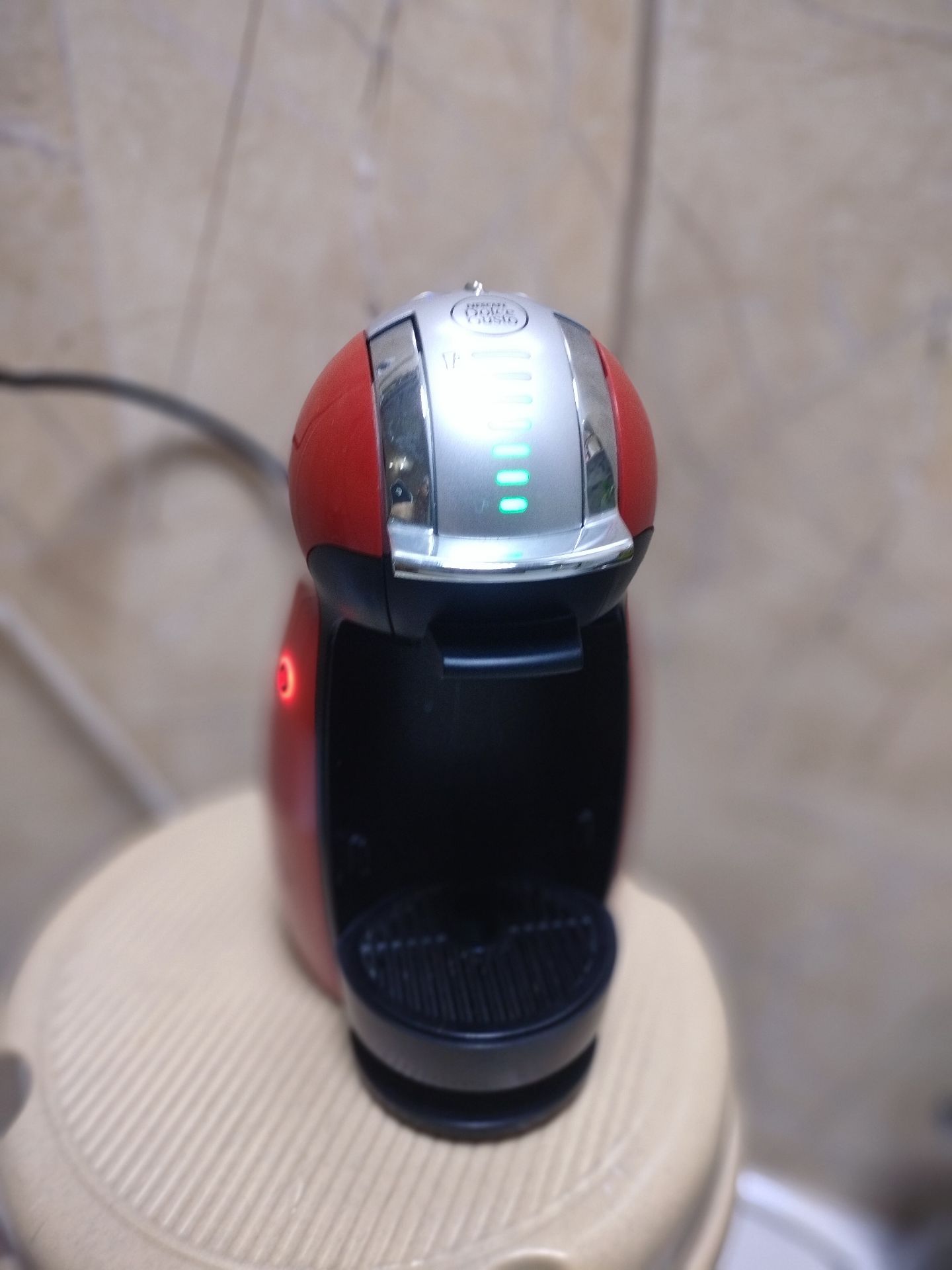 Nescafe dolce gusto coffee mechine  - Image 4