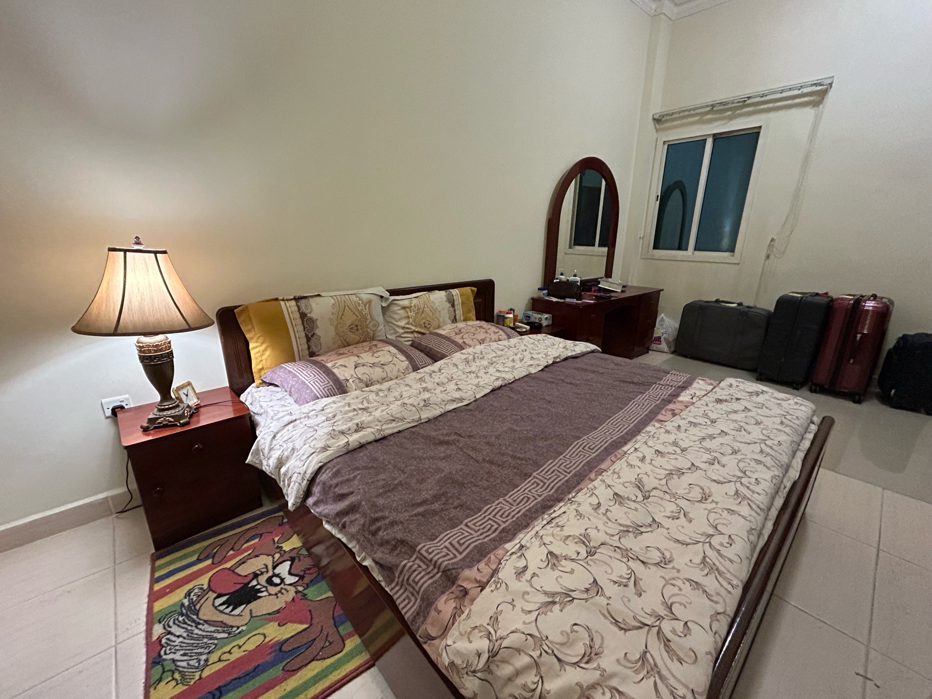 Solid wood bed mattress 2 side tables and dressing table - Image 4