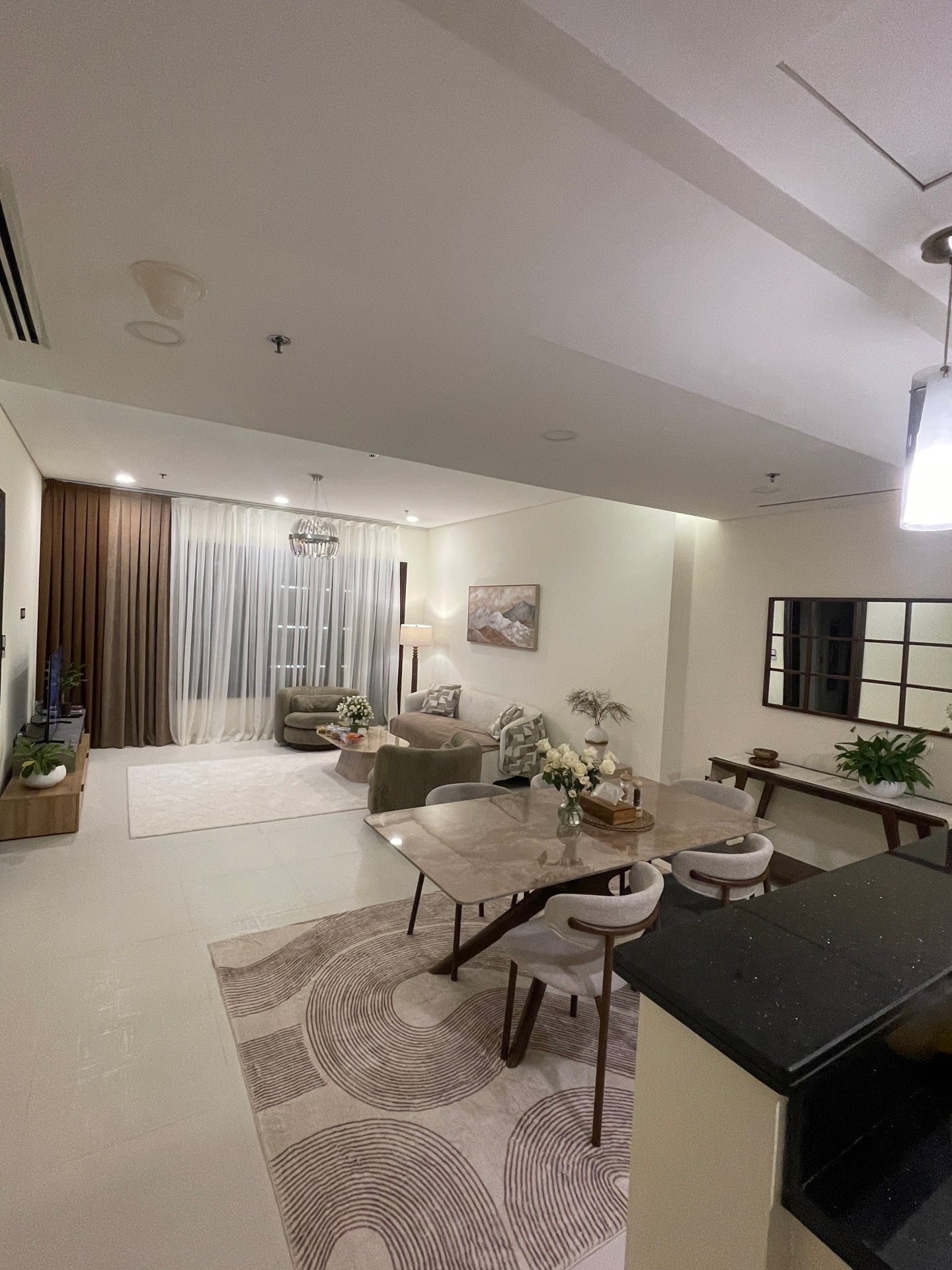 Moving Abroad – Entire Home Furniture & Decor Sale | The Pearl - Image 4