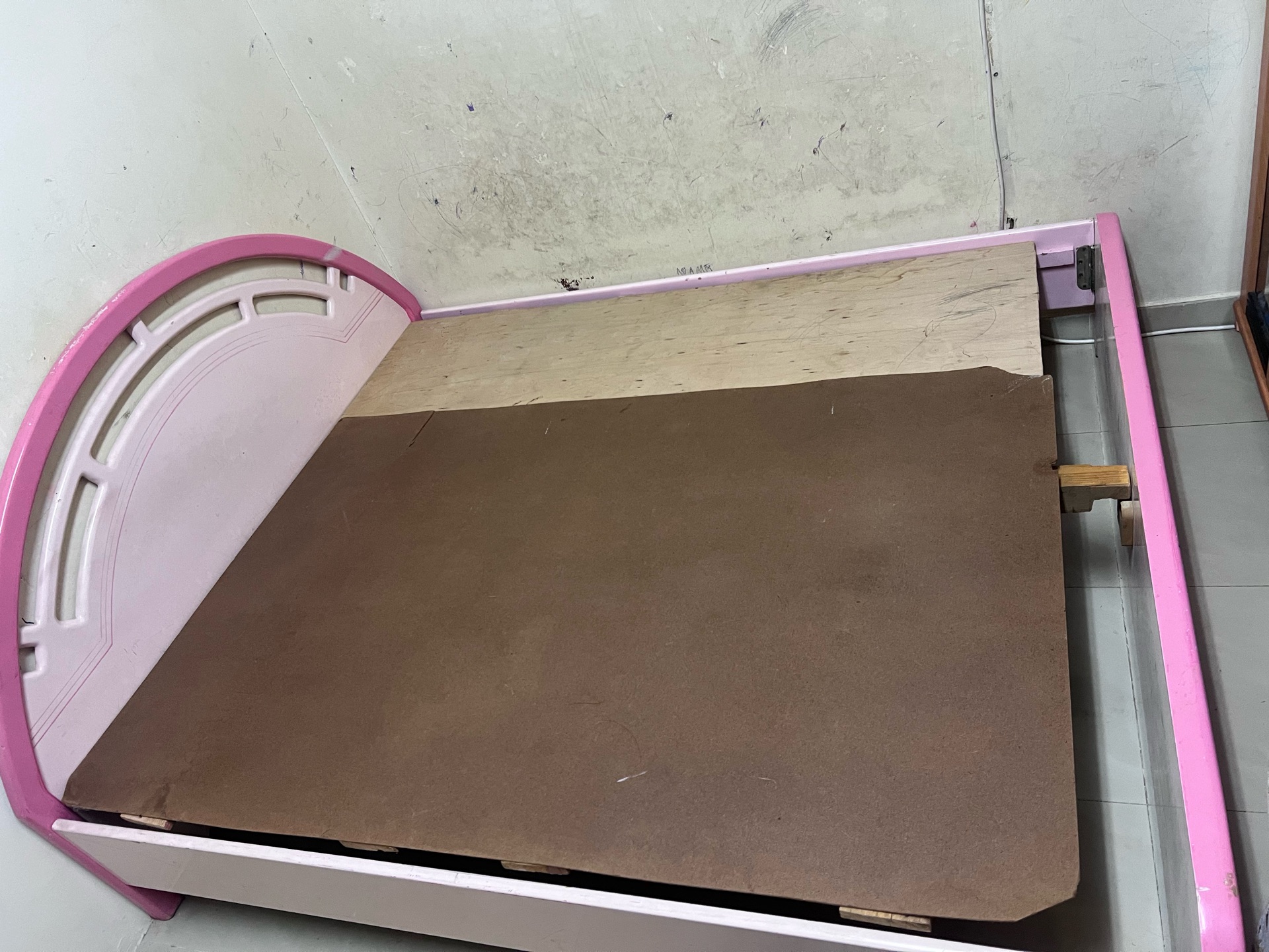 King seize bed frame for sale - Image 6