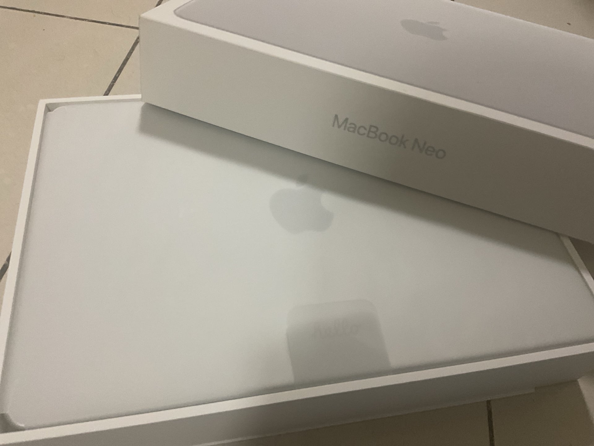  Mac book neo  - Image 4