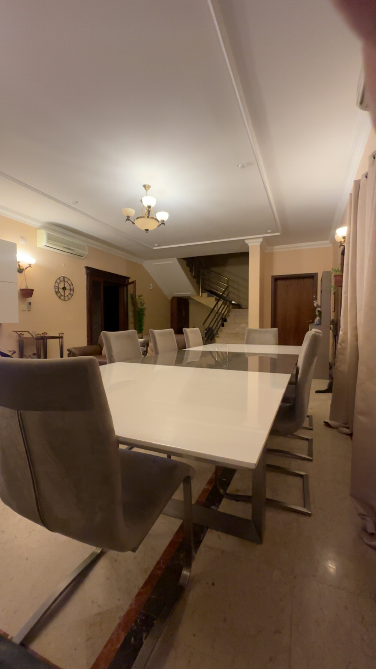 8 seater dinning table for sale  - Image 5
