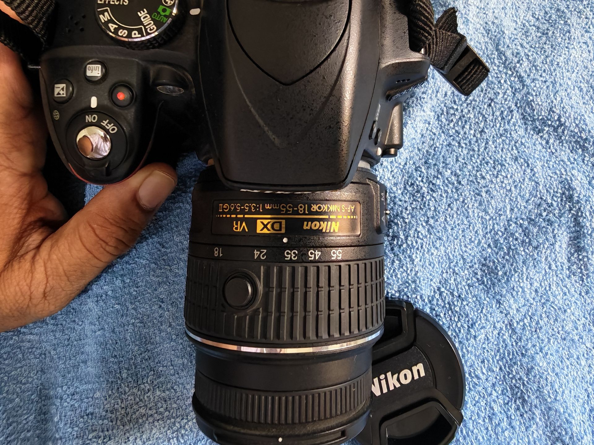 Nikon D3300 digital SLR camera launched in 2014 with Nikon AF-S 18-55 lens - Image 2
