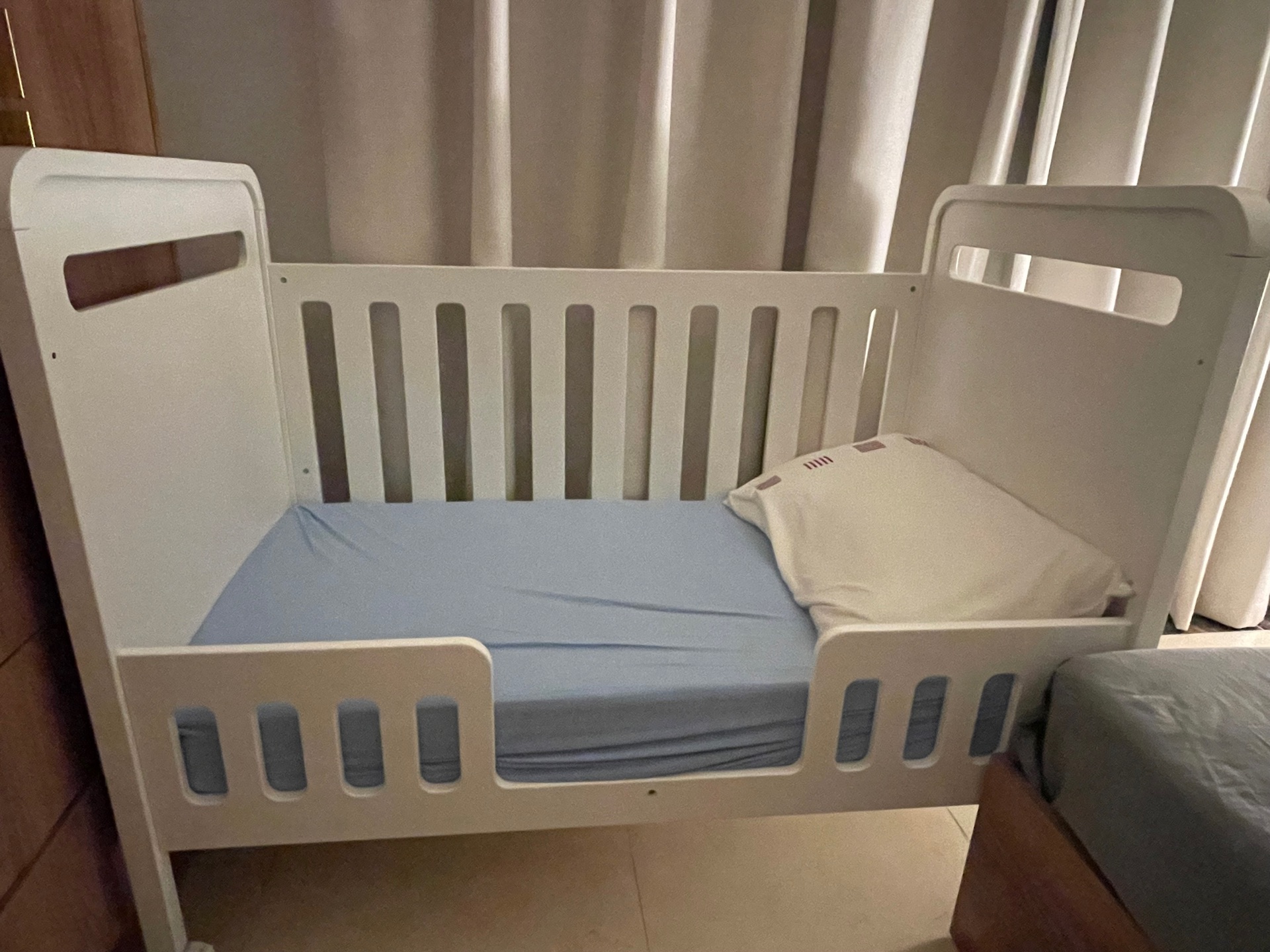 Great condition cot - birth to 3 years + - Image 1