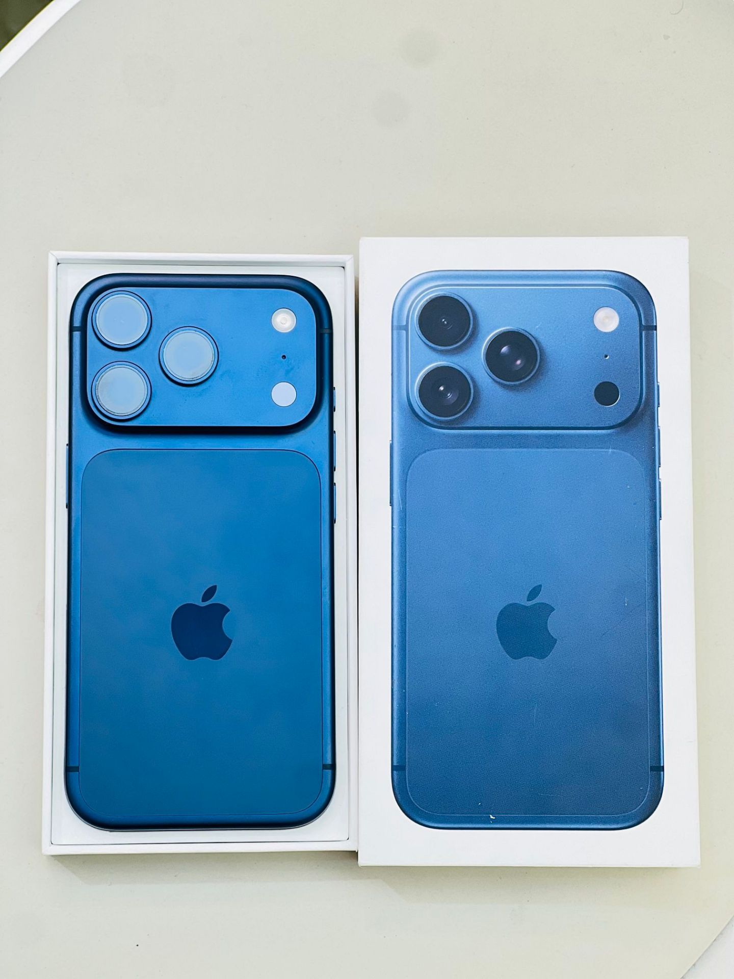 iPhone 17 pro deep blue 256gb - Image 1